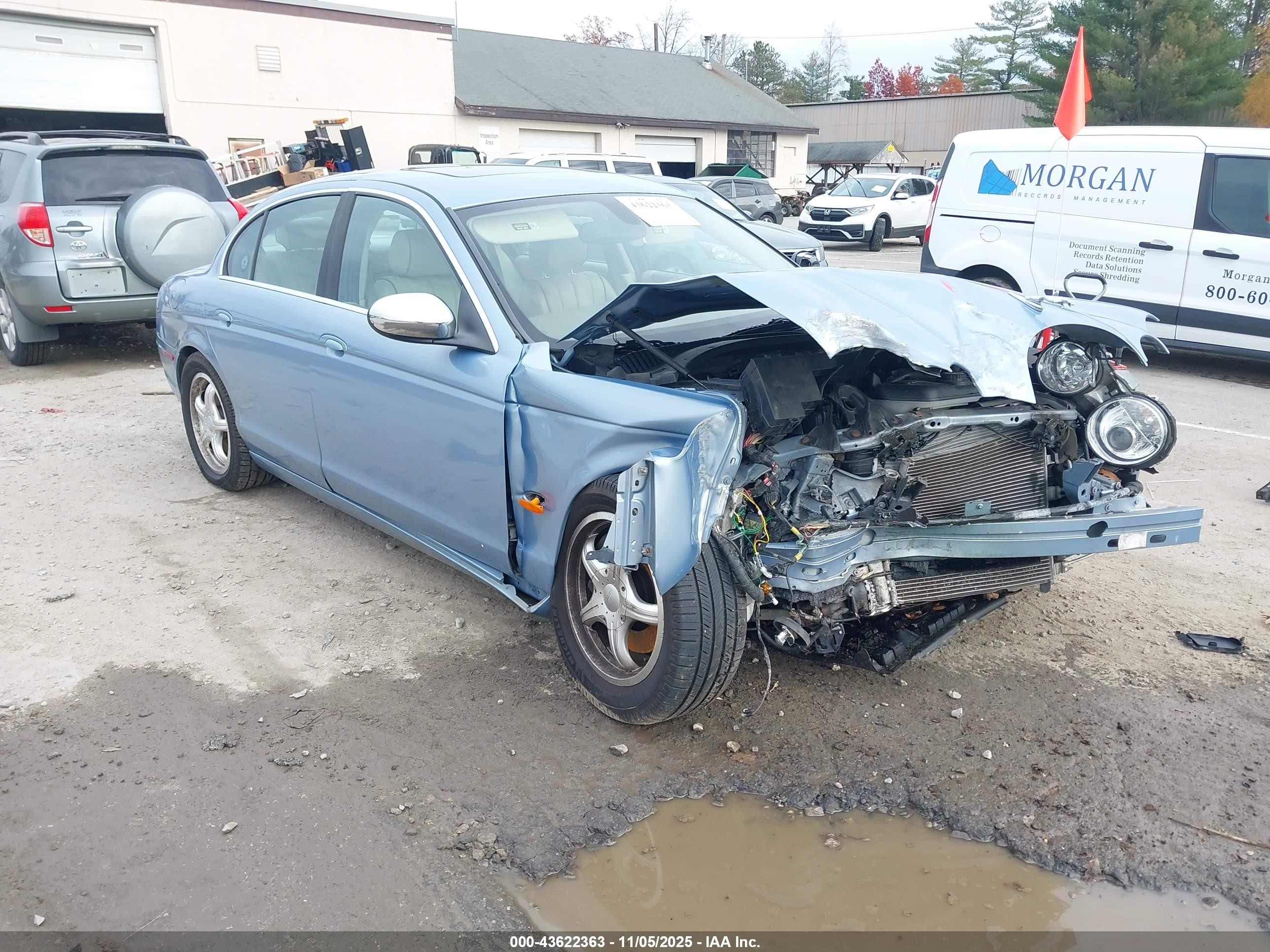 2008 Jaguar S-type 4.2 V8 Light Blue vin: SAJWA01B98HN88096