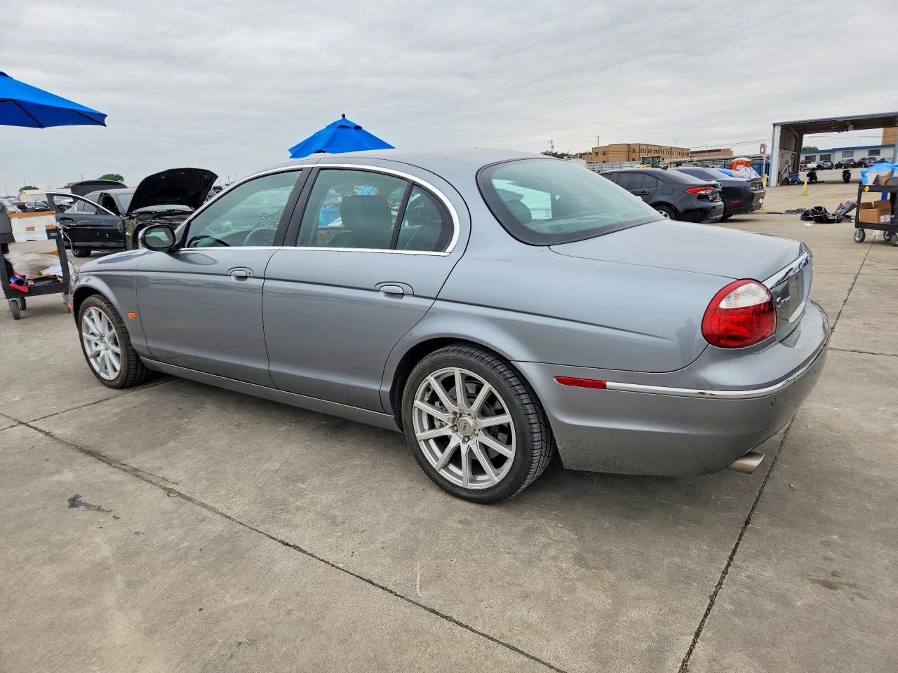 2008 Jaguar S-type 4.2 Silver vin: SAJWA01BX8HN89774