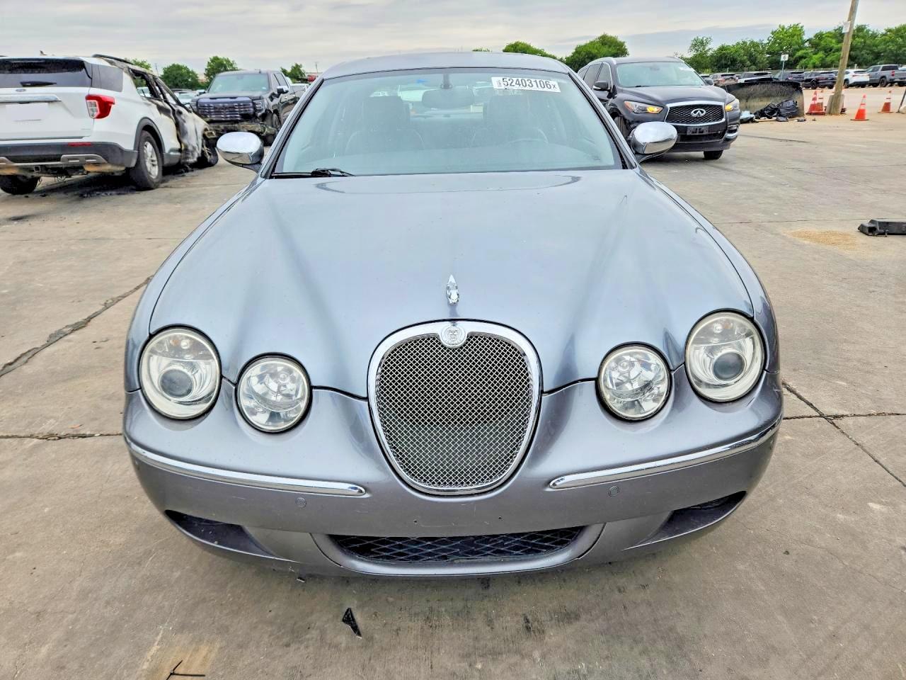 2008 Jaguar S-type 4.2 Silver vin: SAJWA01BX8HN89774