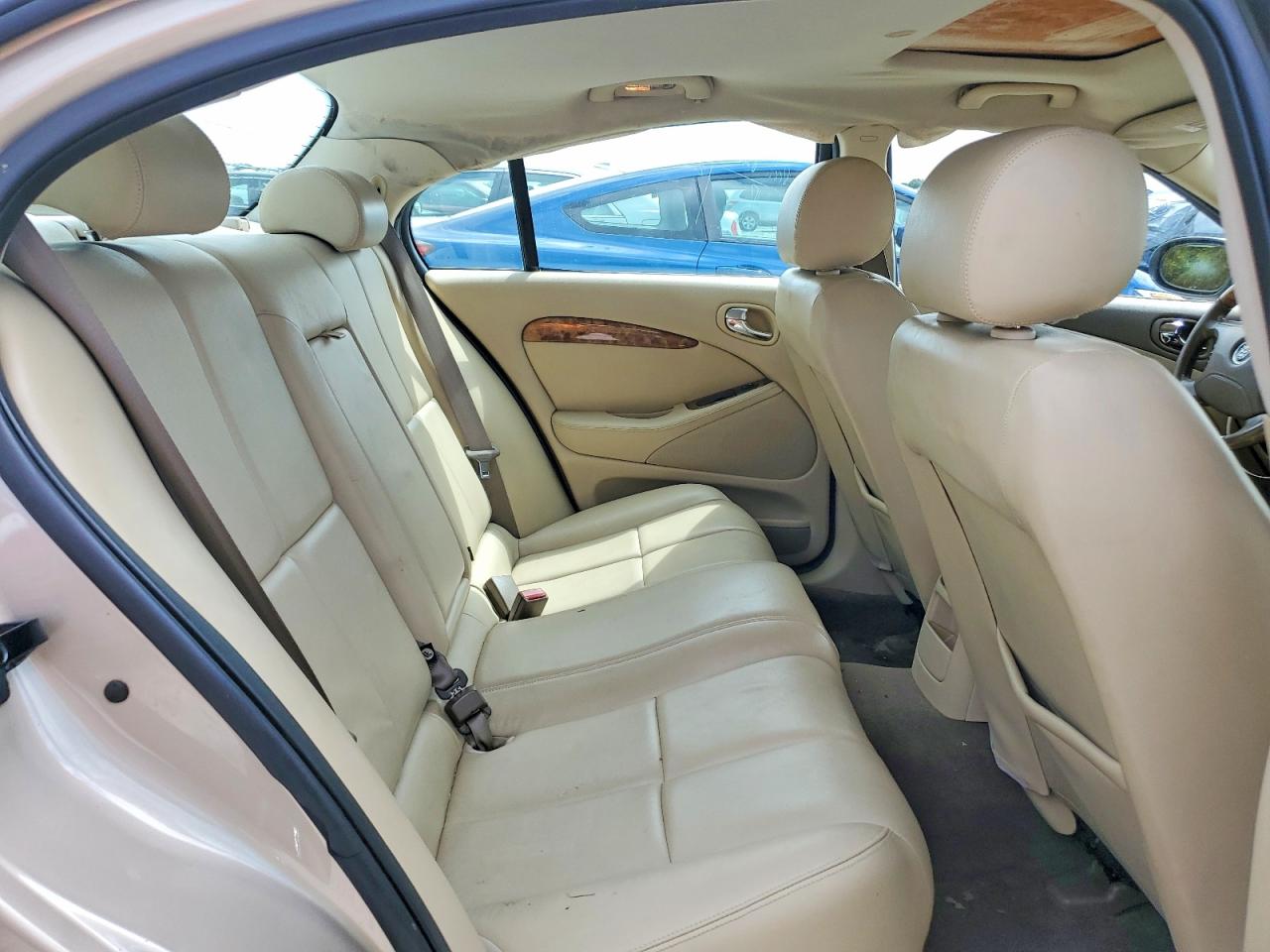 2005 Jaguar S-type Gold vin: SAJWA01T15FN20150