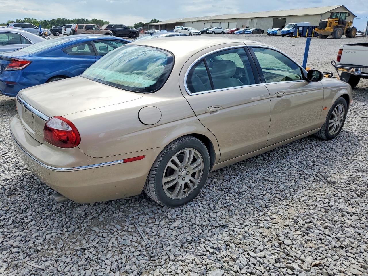 2005 Jaguar S-type Gold vin: SAJWA01T15FN20150