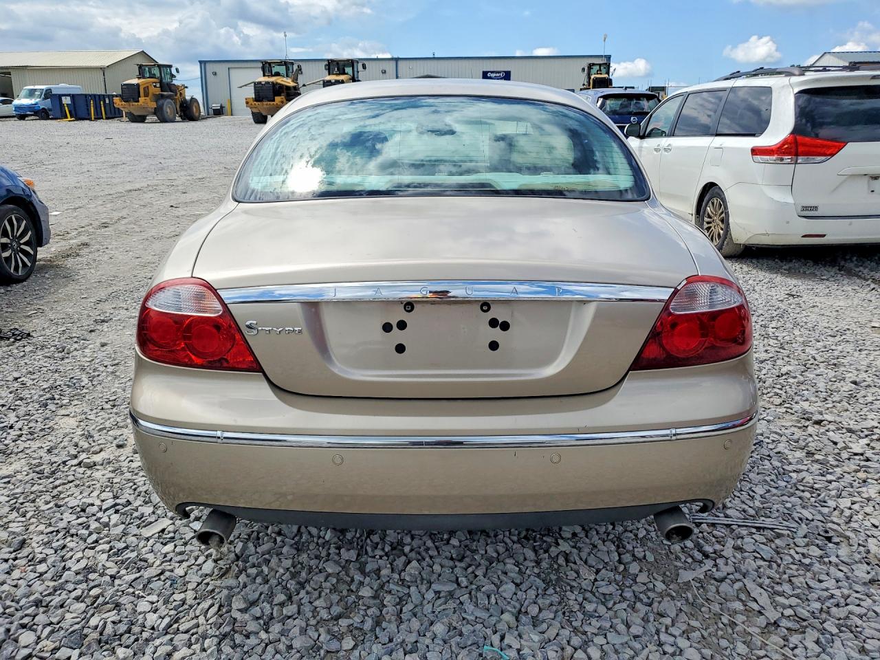 2005 Jaguar S-type Gold vin: SAJWA01T15FN20150