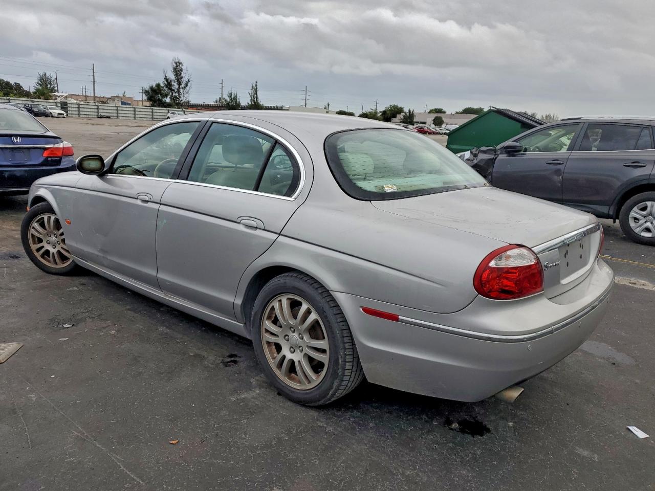 2005 Jaguar S-type Silver vin: SAJWA01T15FN20794