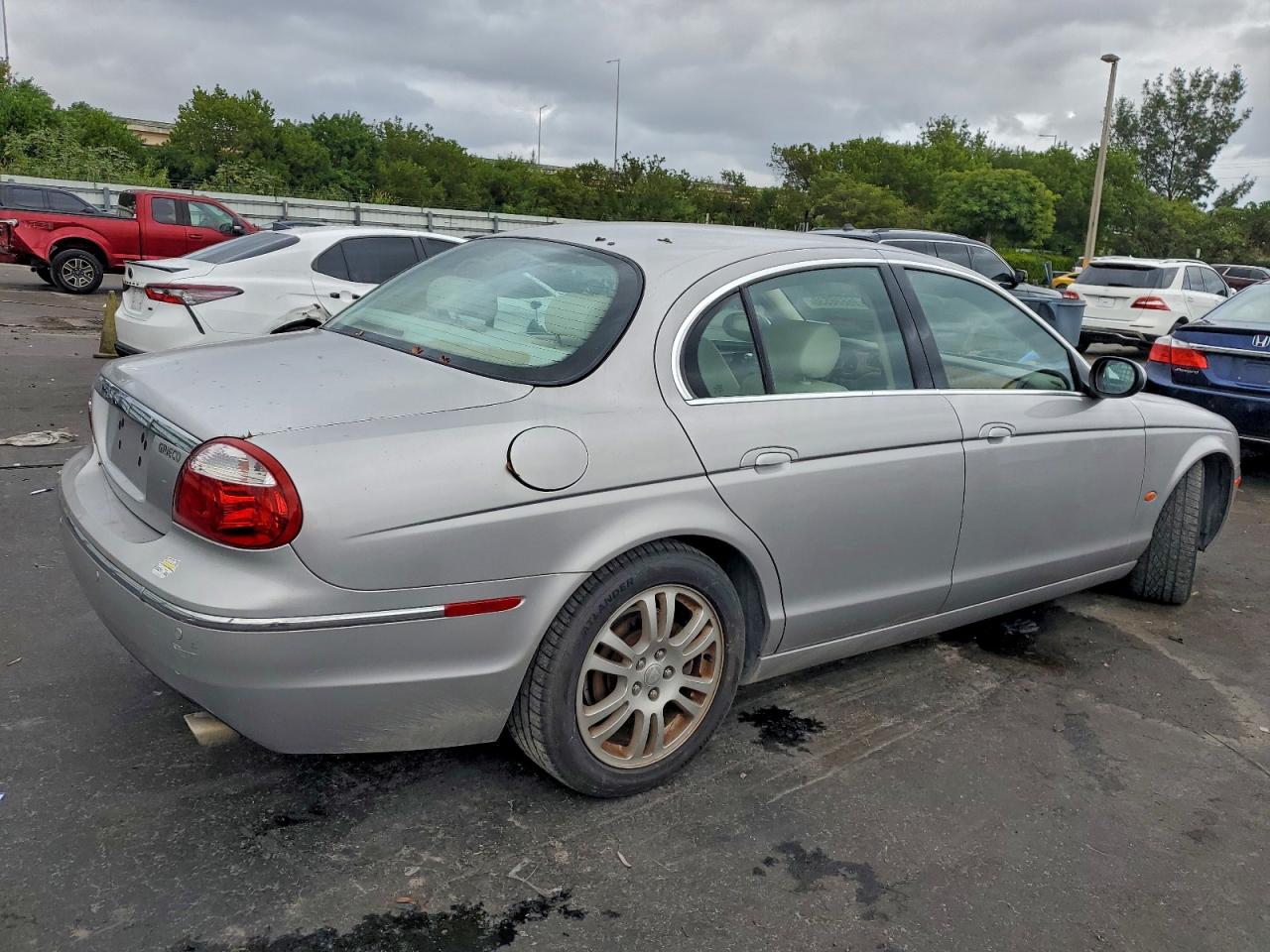 2005 Jaguar S-type Silver vin: SAJWA01T15FN20794
