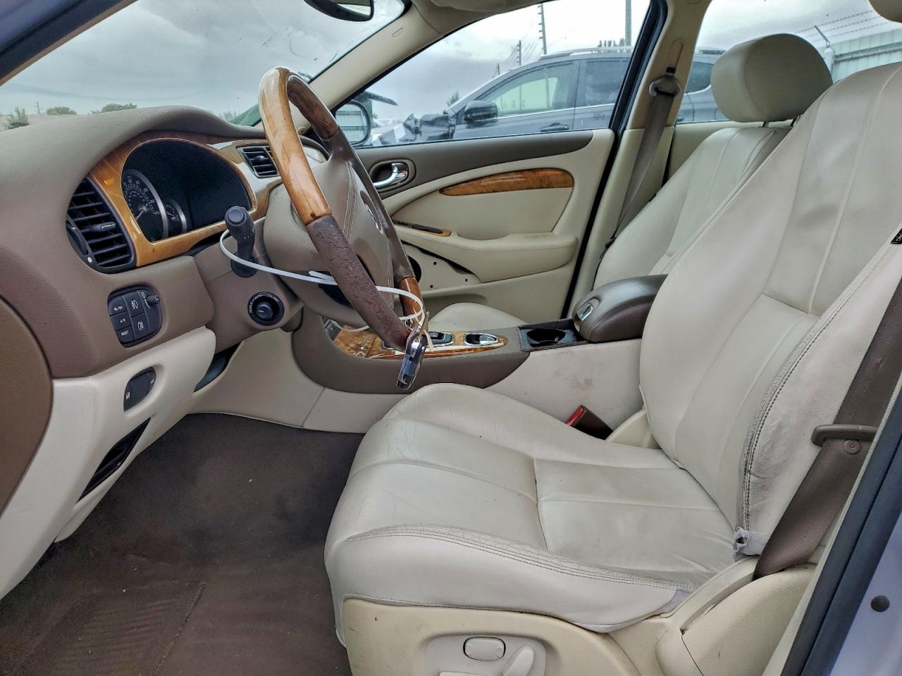 2005 Jaguar S-type Silver vin: SAJWA01T15FN20794