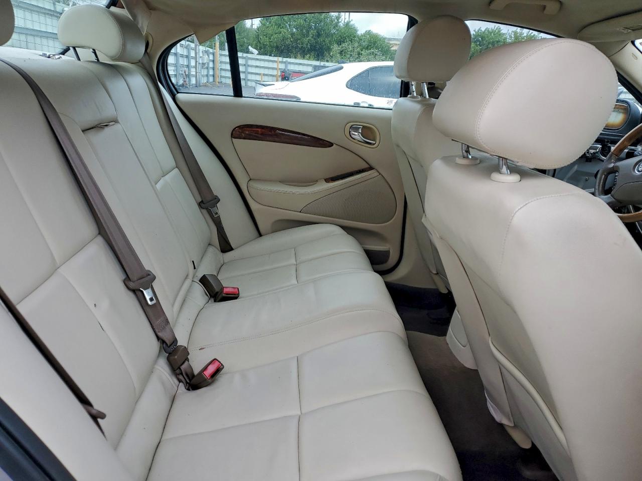 2005 Jaguar S-type Silver vin: SAJWA01T15FN20794