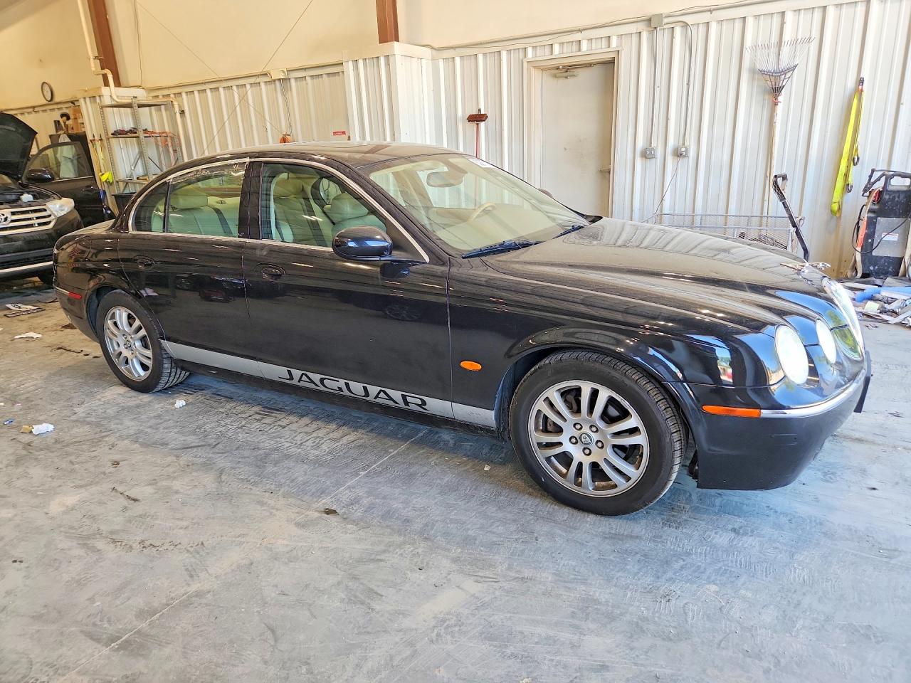 2005 Jaguar S-type Black vin: SAJWA01T25FN28869