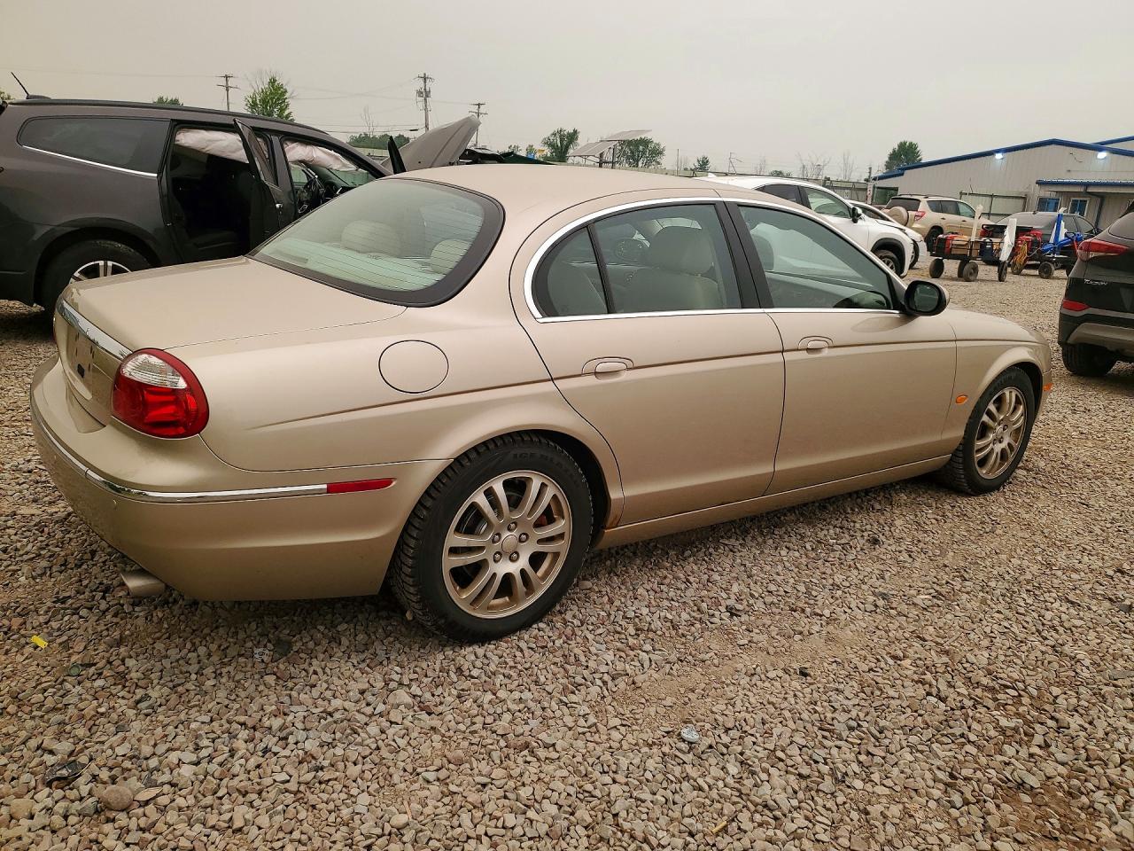 2005 Jaguar S-type Beige vin: SAJWA01T95FN14256