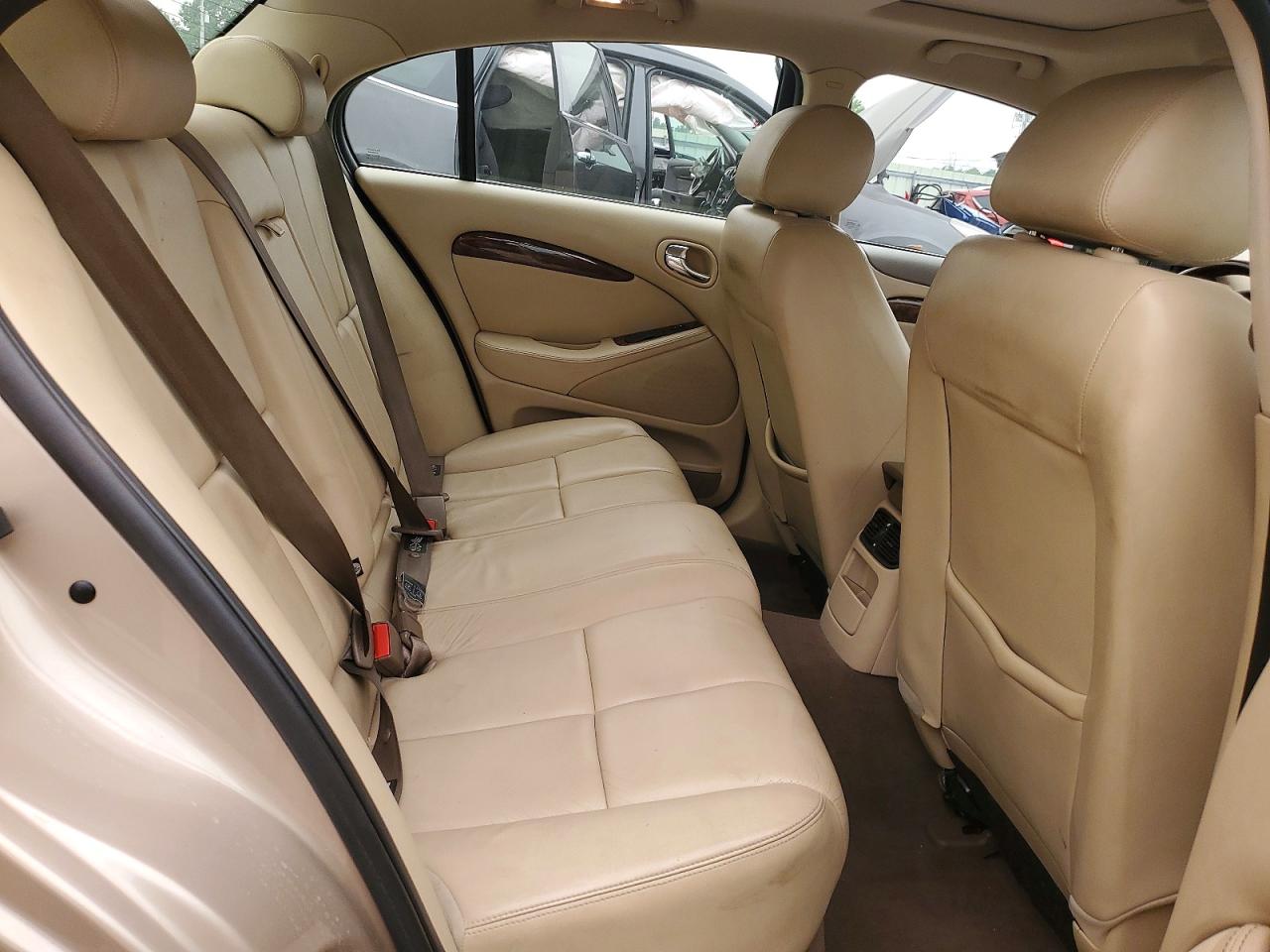 2005 Jaguar S-type Beige vin: SAJWA01T95FN14256