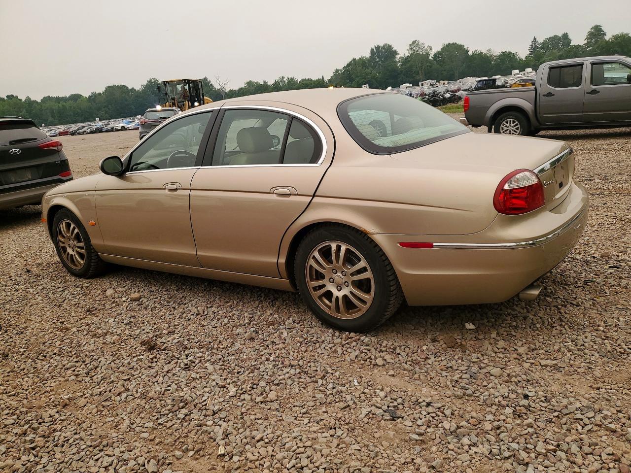2005 Jaguar S-type Beige vin: SAJWA01T95FN14256