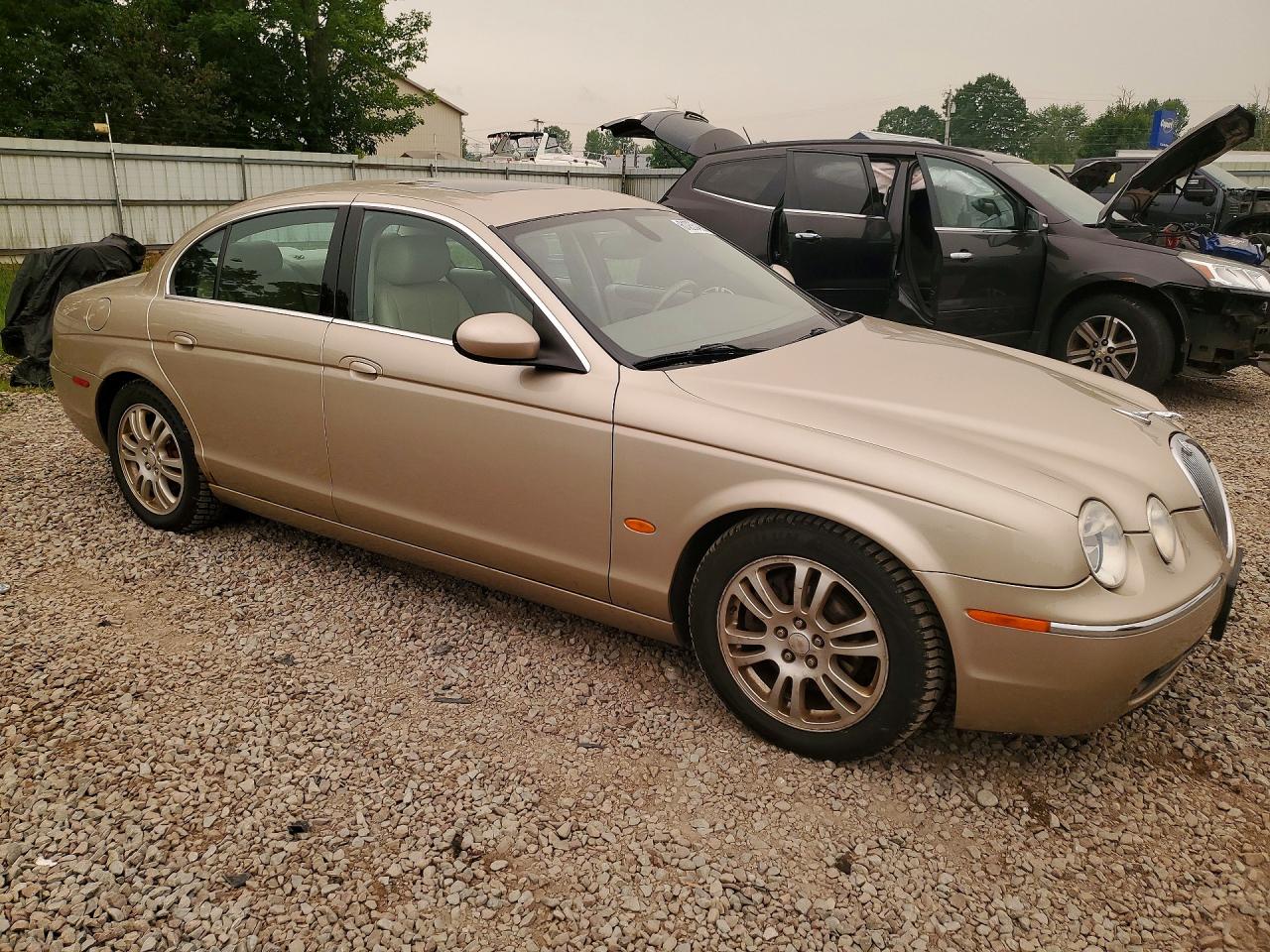 2005 Jaguar S-type Beige vin: SAJWA01T95FN14256