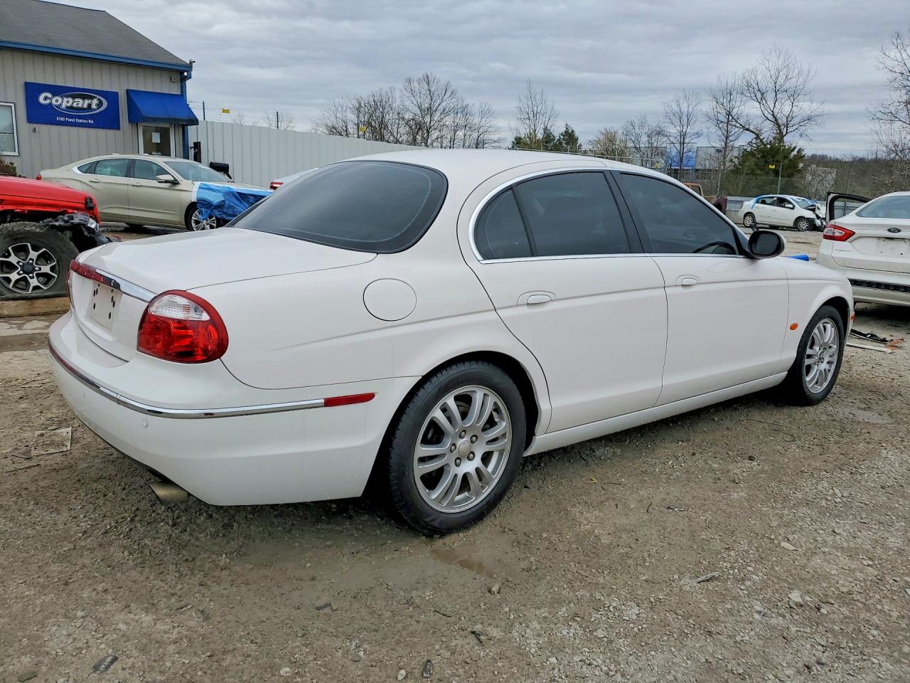 2005 Jaguar S-type White vin: SAJWA01T95FN39688