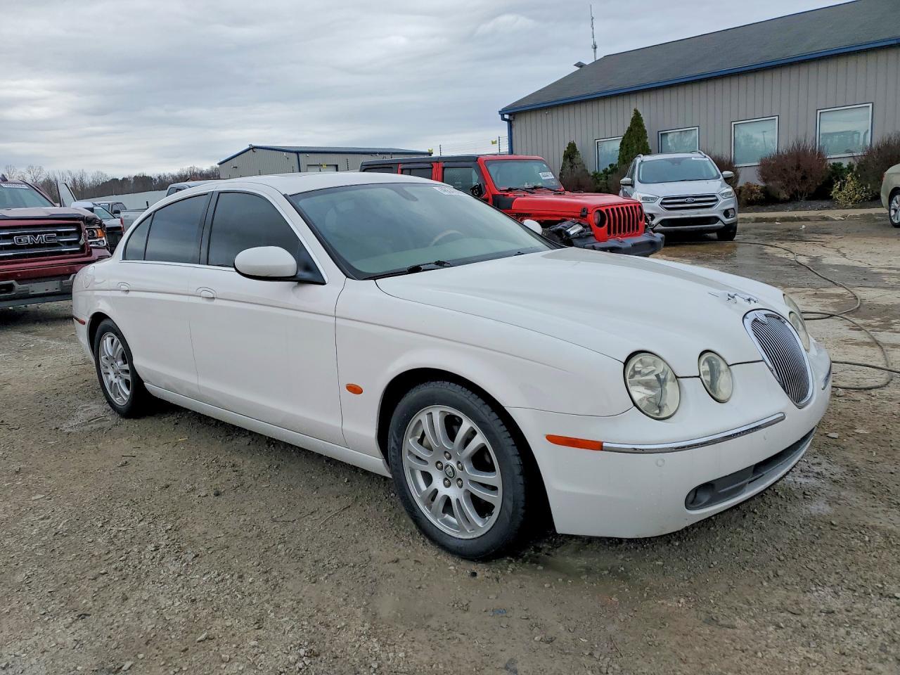 2005 Jaguar S-type White vin: SAJWA01T95FN39688