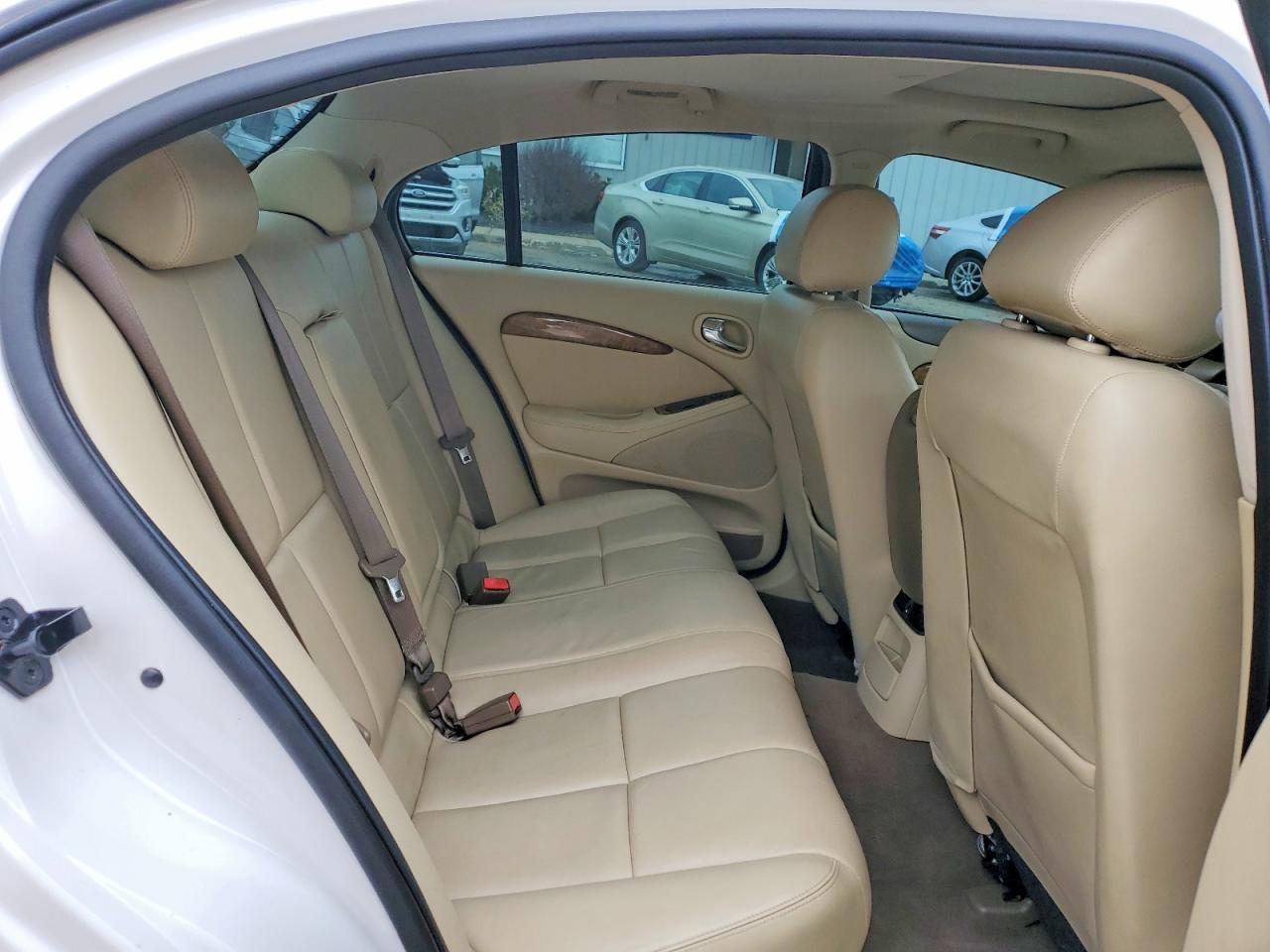 2005 Jaguar S-type White vin: SAJWA01T95FN39688