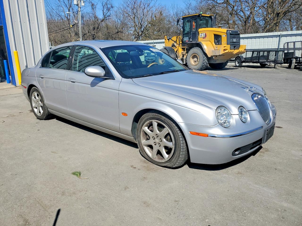 2005 Jaguar S-type 4.2 Silver vin: SAJWA01U25HN13592