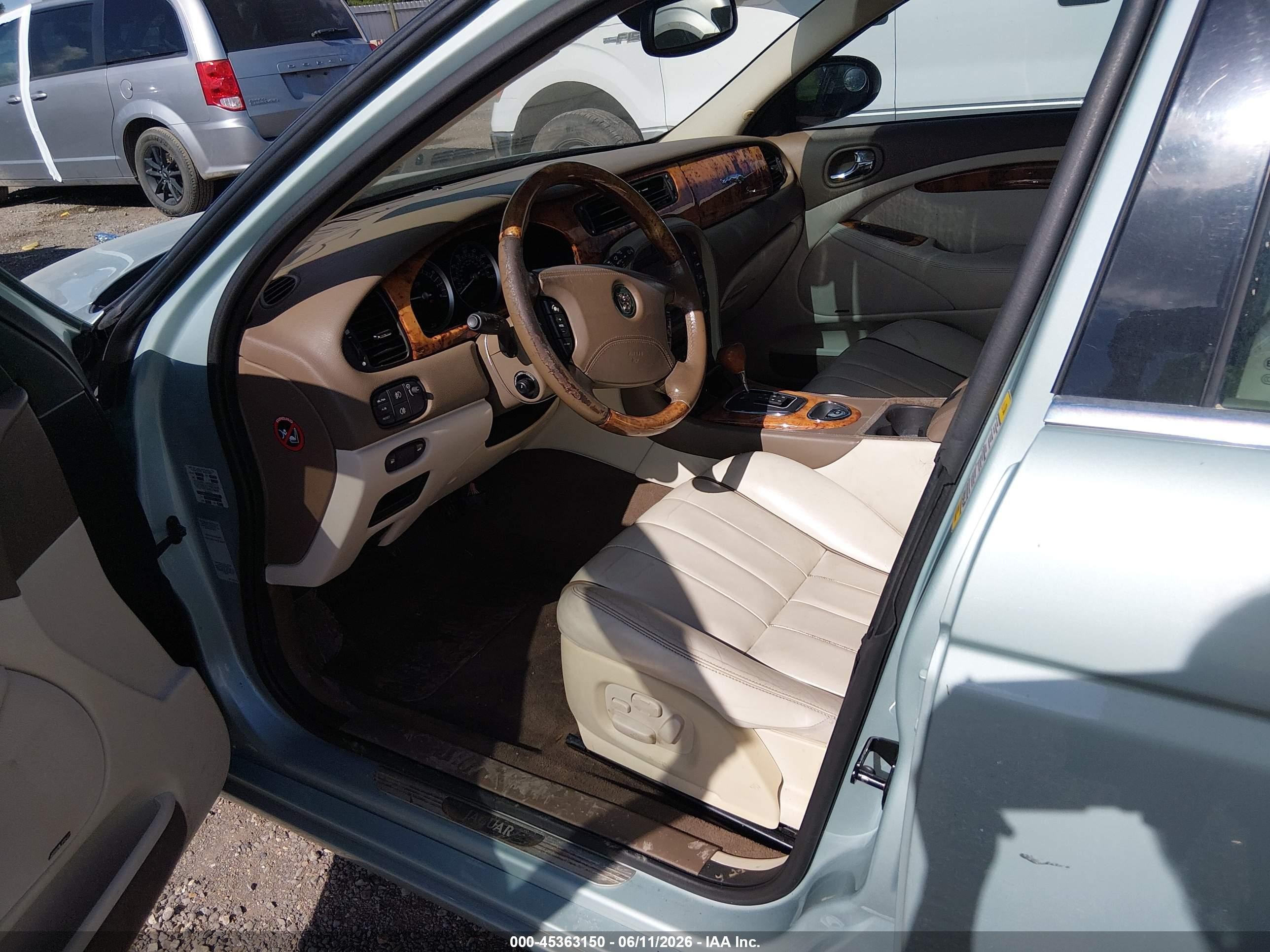 2005 Jaguar S-type 4.2l V8 Blue vin: SAJWA01U35HN25928