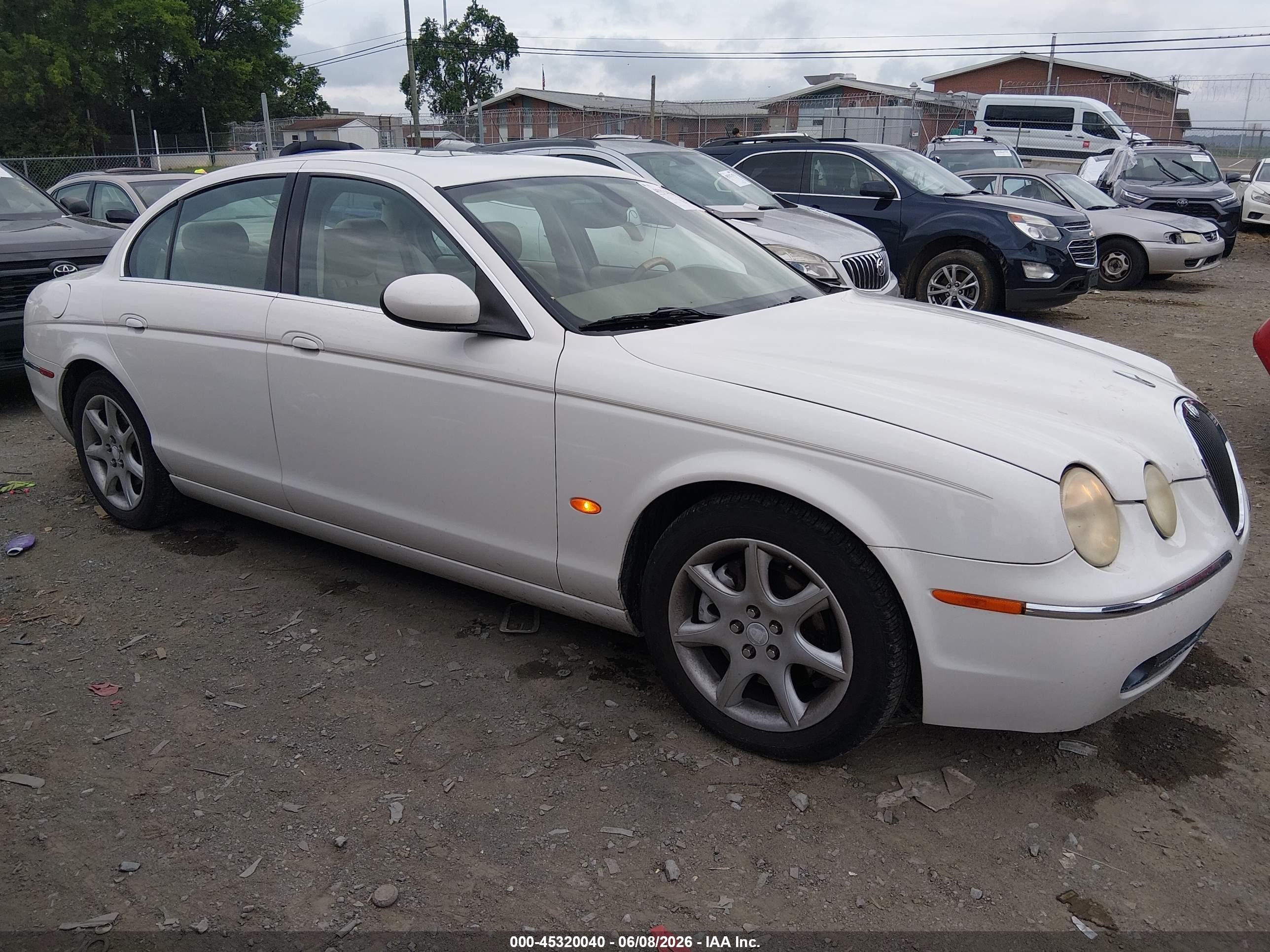 2005 Jaguar S-type 4.2l V8 Белый vin: SAJWA01U55HN24201