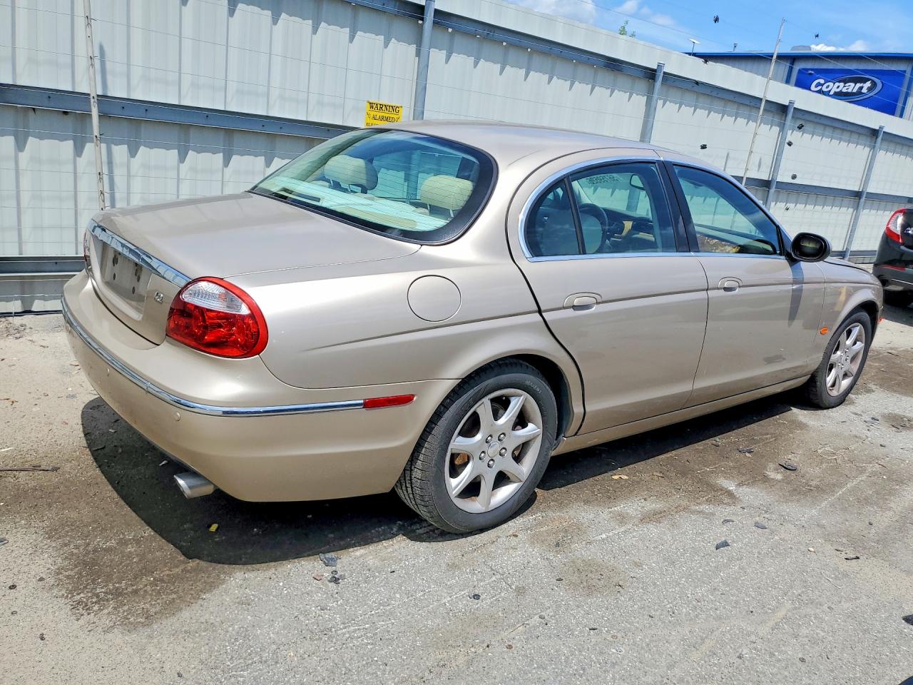2005 Jaguar S-type 4.2 Желто-коричневый vin: SAJWA01U65HN18911