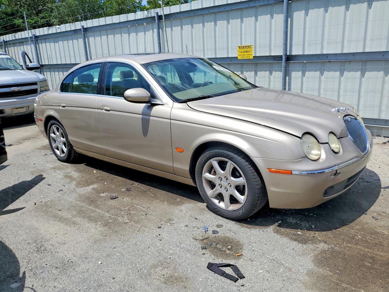 2005 Jaguar S-type 4.2 Желто-коричневый vin: SAJWA01U65HN18911