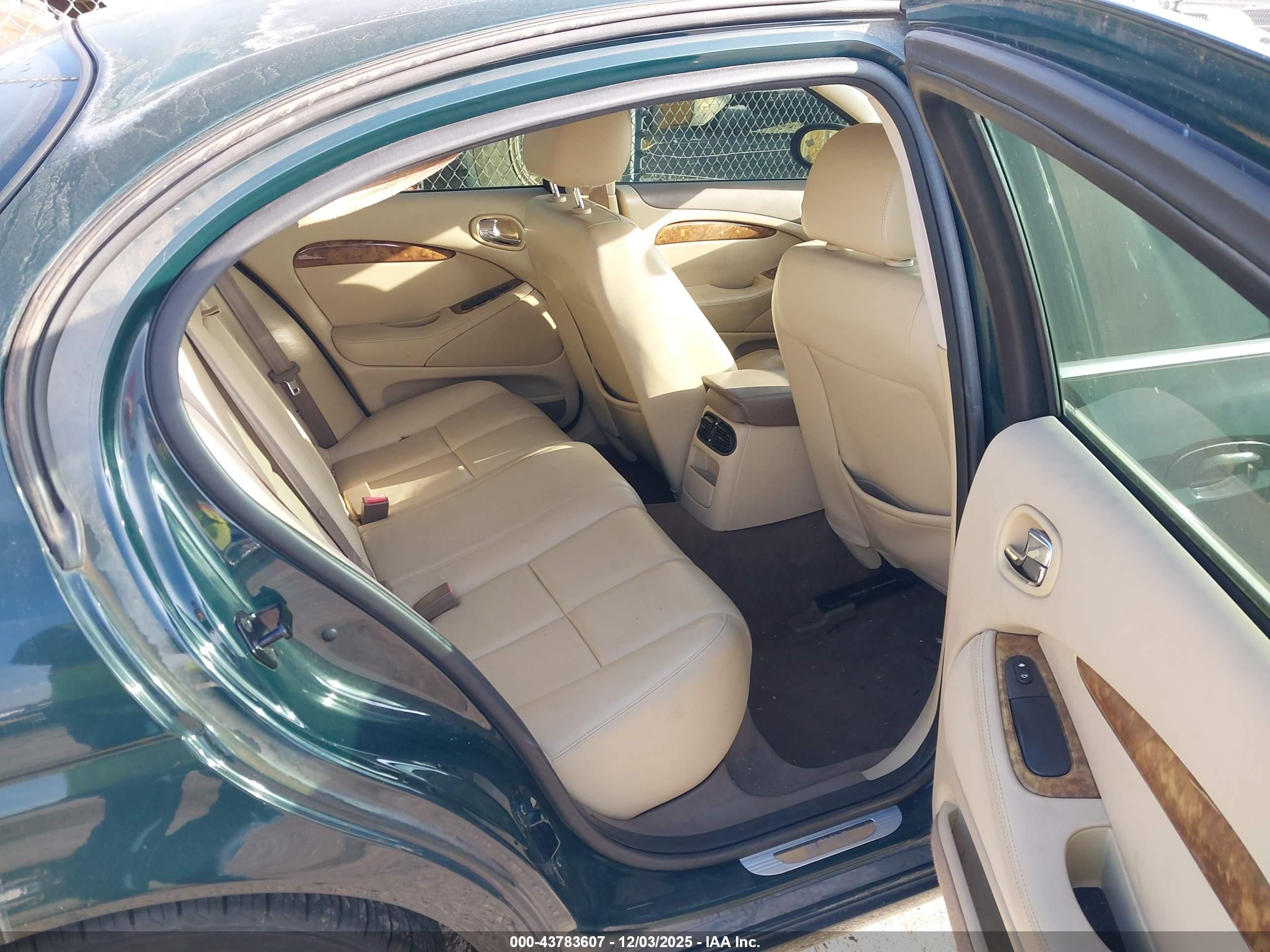 2005 Jaguar S-type 4.2l V8 Green vin: SAJWA01U75HN13555