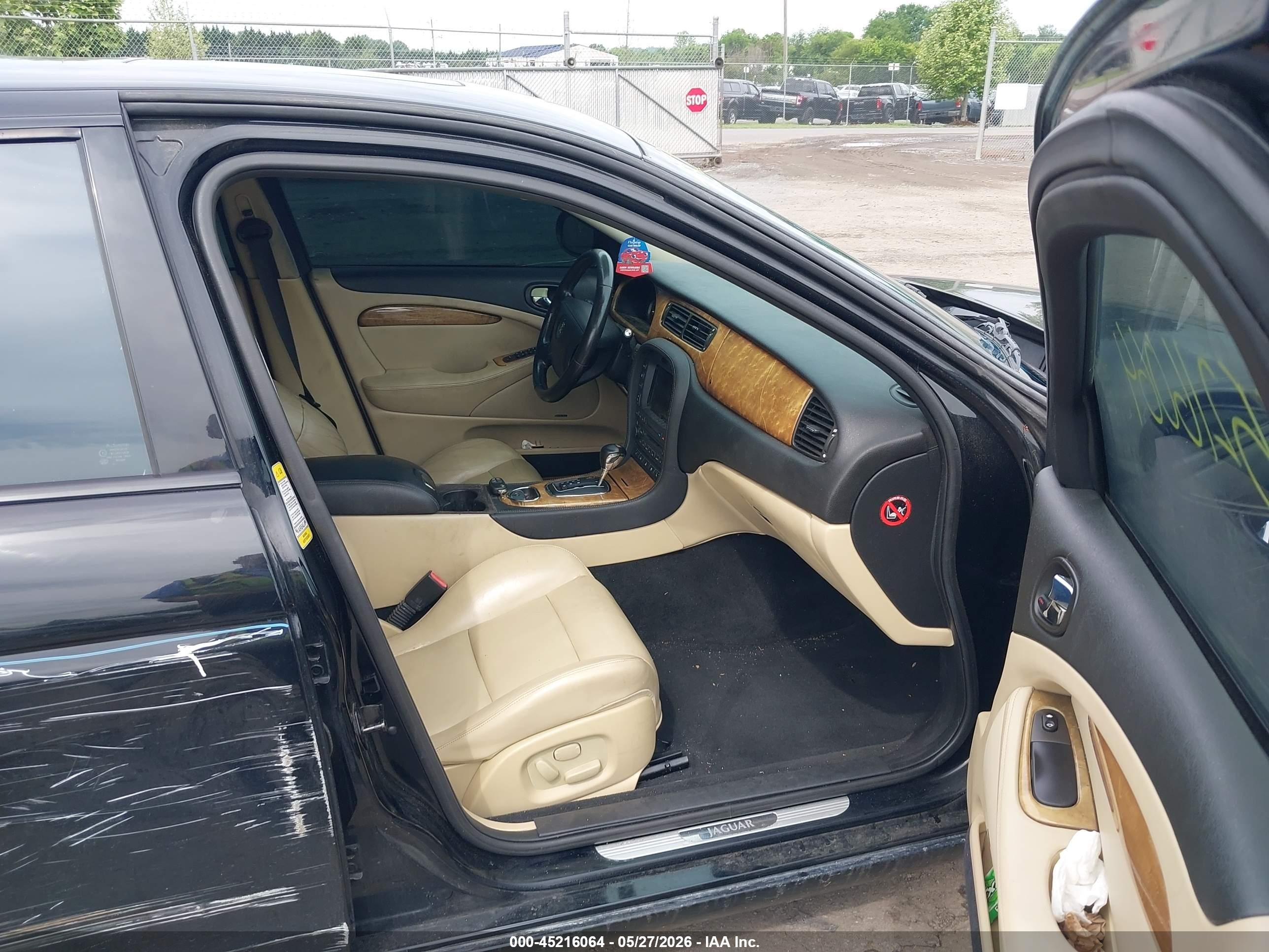 2006 Jaguar S-type 4.2l V8 R Black vin: SAJWA03C361N65974