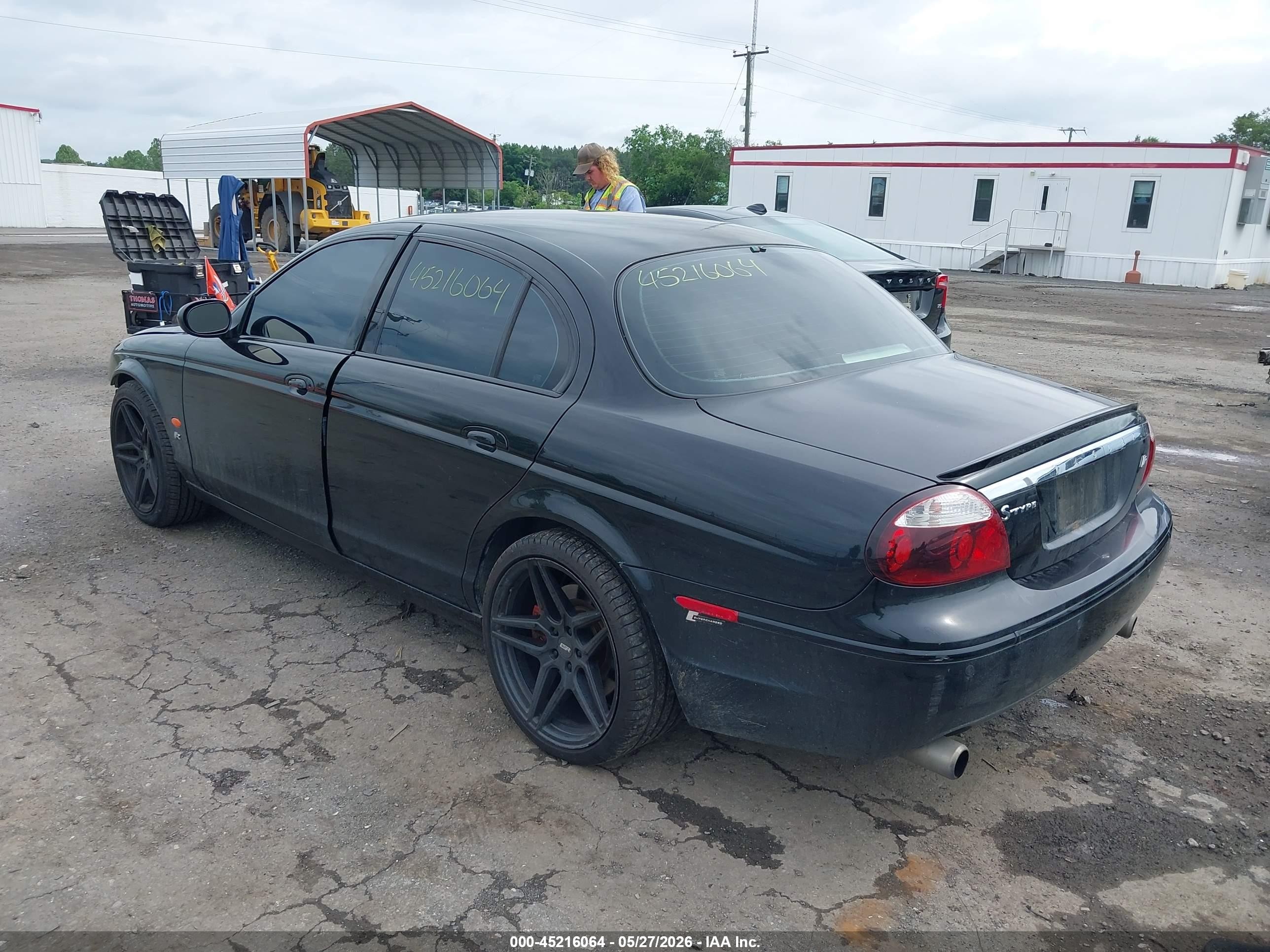 2006 Jaguar S-type 4.2l V8 R Black vin: SAJWA03C361N65974