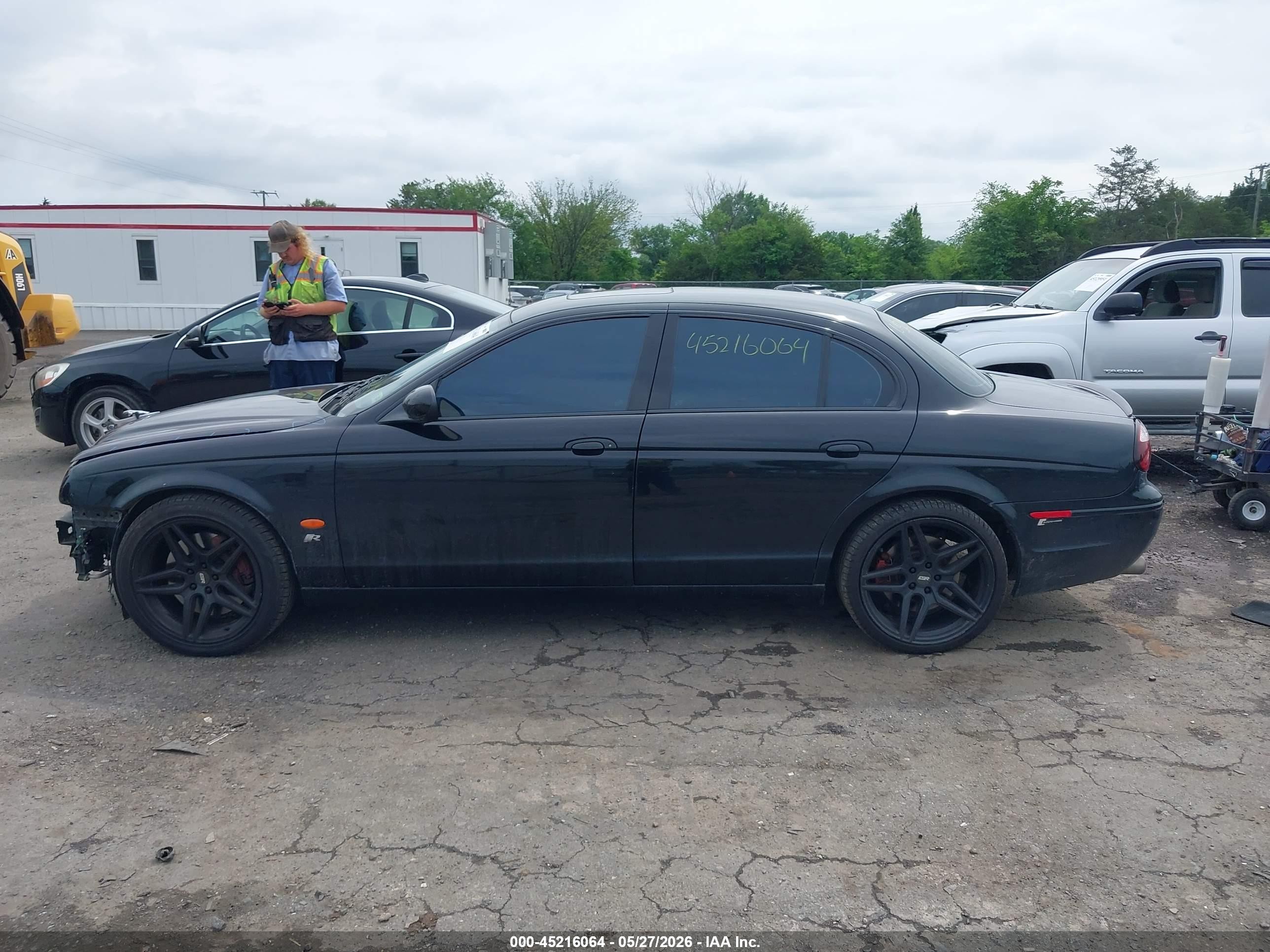 2006 Jaguar S-type 4.2l V8 R Black vin: SAJWA03C361N65974