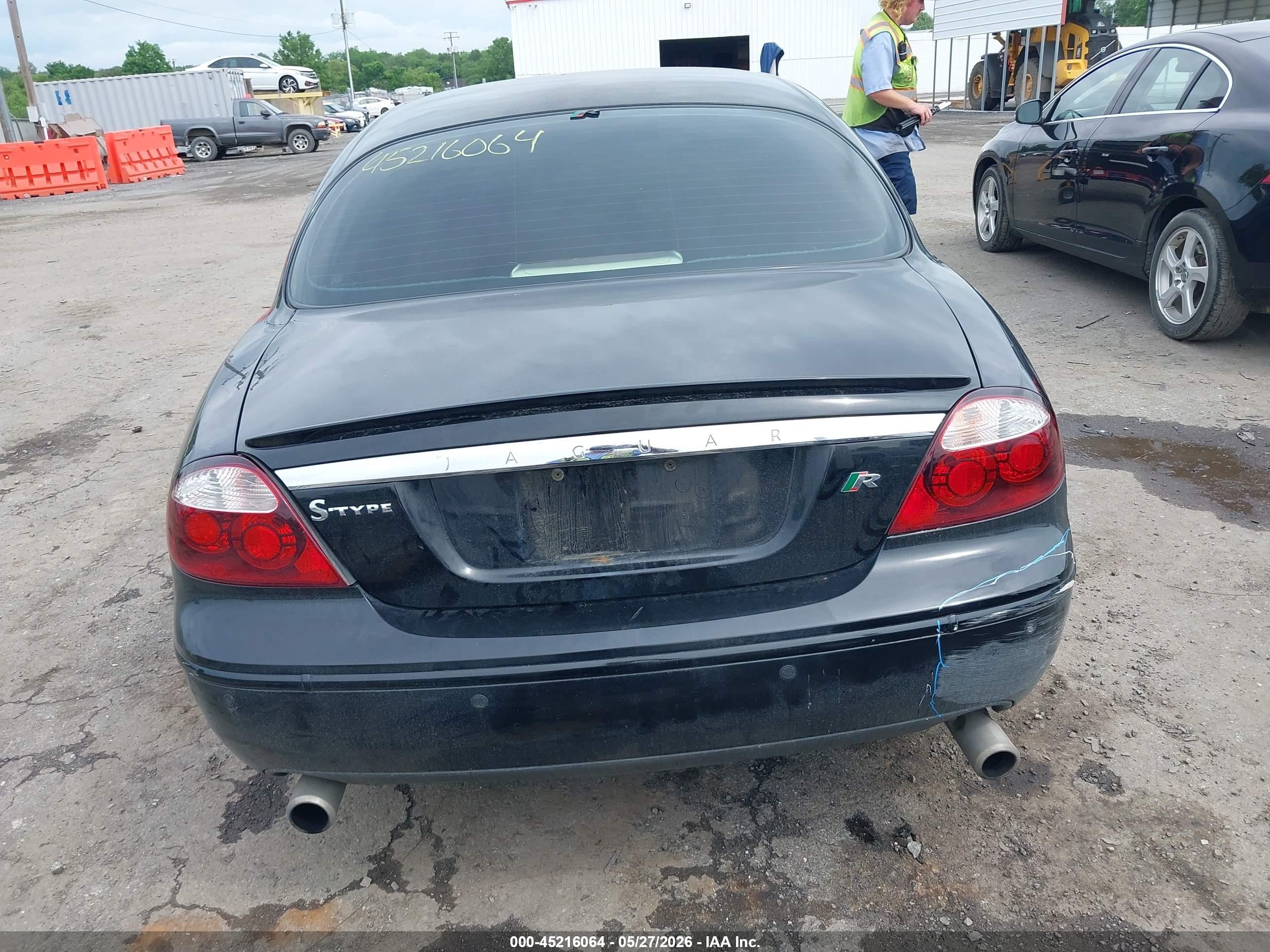 2006 Jaguar S-type 4.2l V8 R Black vin: SAJWA03C361N65974