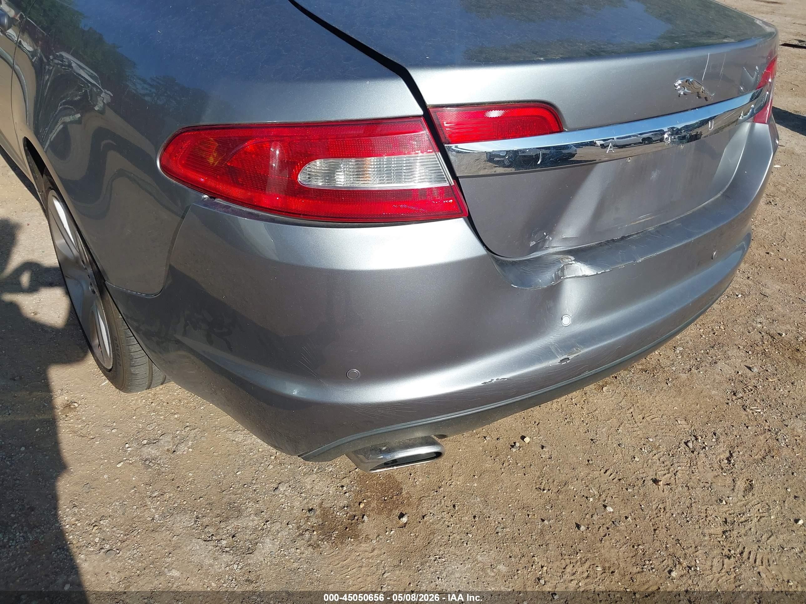 2009 Jaguar Xf Luxury Gray vin: SAJWA05B09HR09082