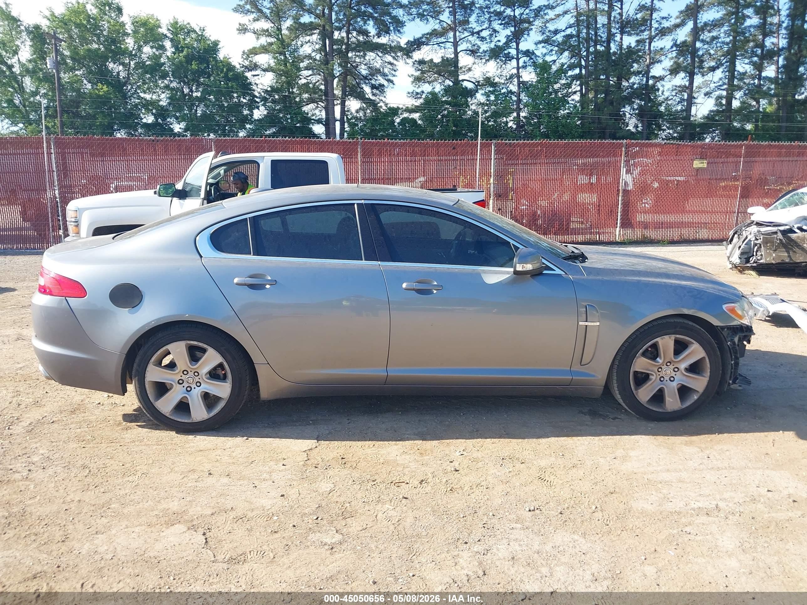 2009 Jaguar Xf Luxury Gray vin: SAJWA05B09HR09082