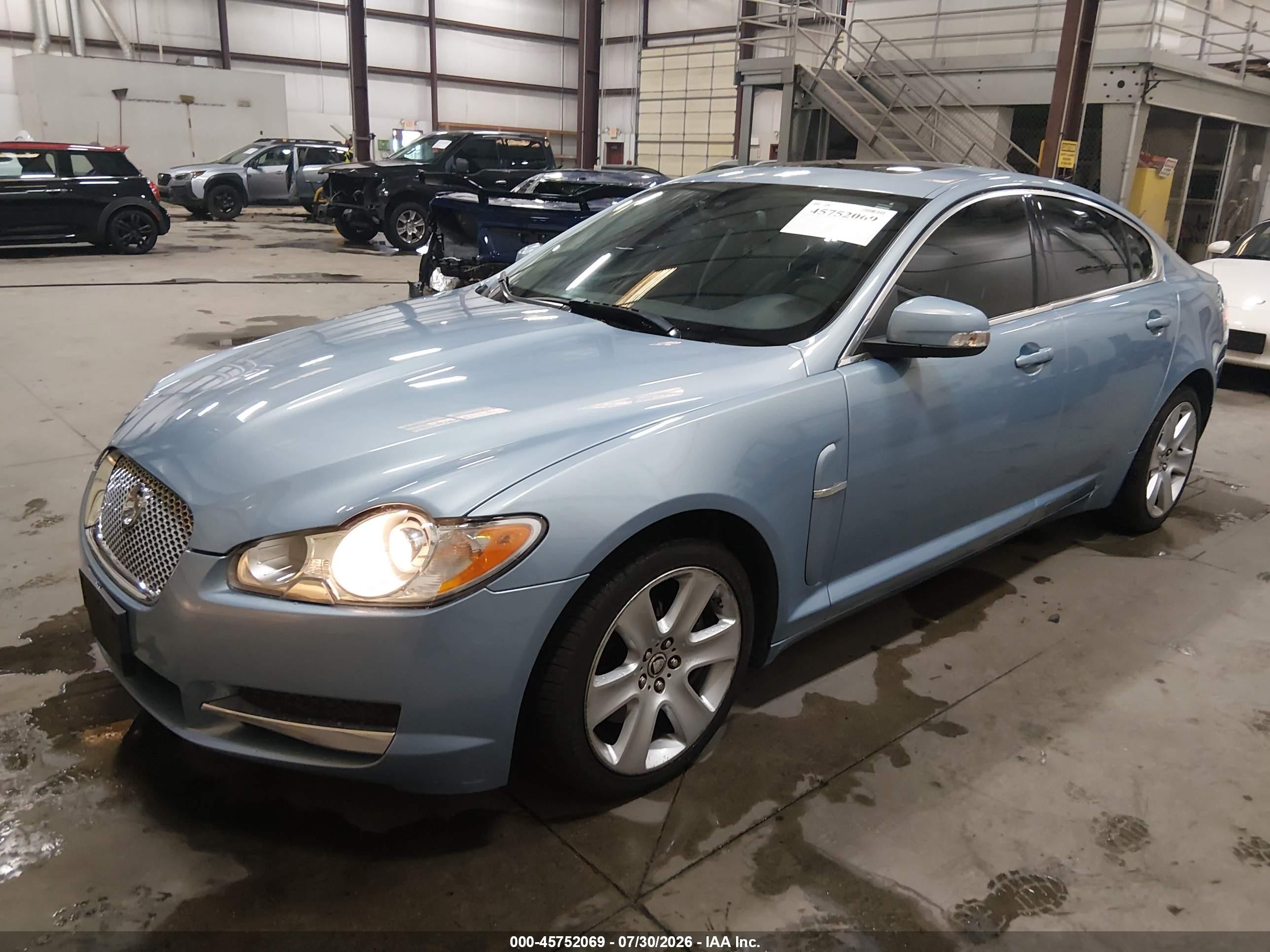 2009 Jaguar Xf Luxury Blue vin: SAJWA05B49HR01759