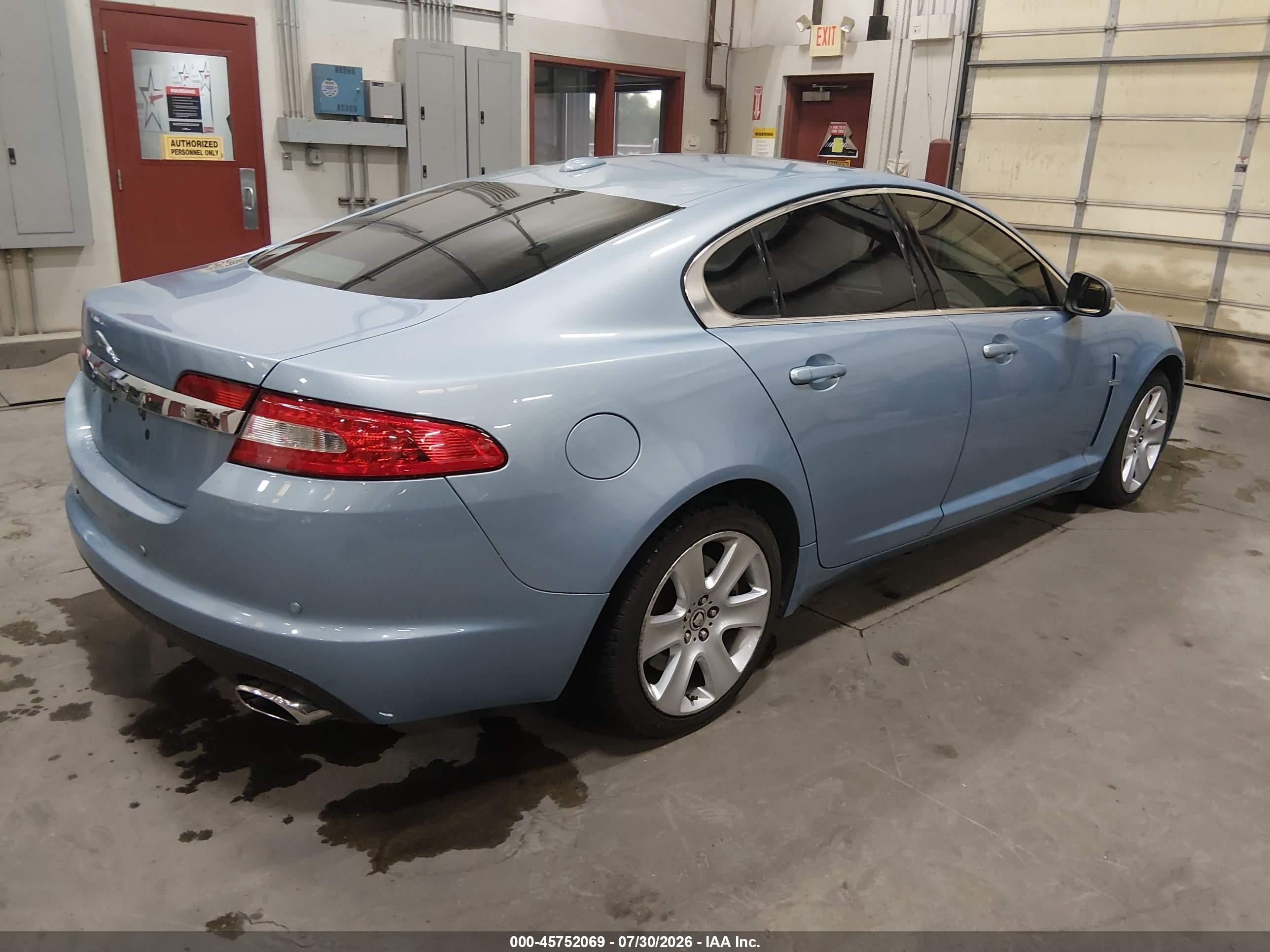2009 Jaguar Xf Luxury Blue vin: SAJWA05B49HR01759