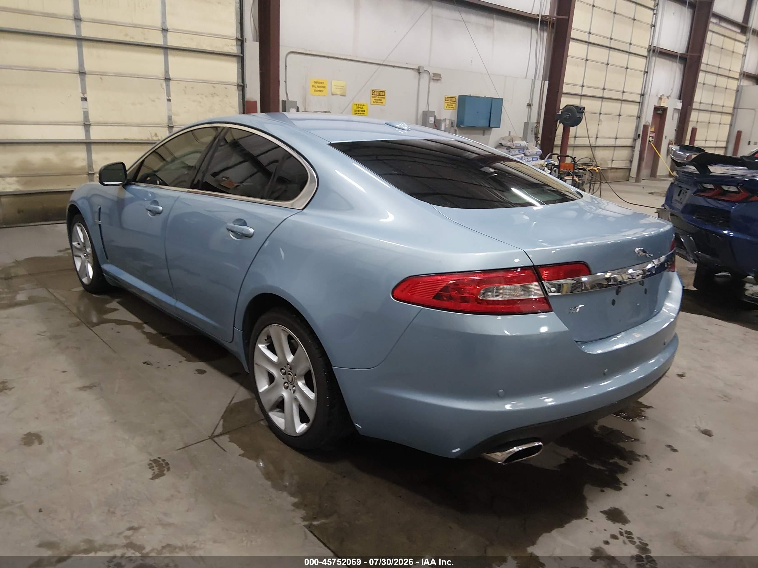 2009 Jaguar Xf Luxury Blue vin: SAJWA05B49HR01759