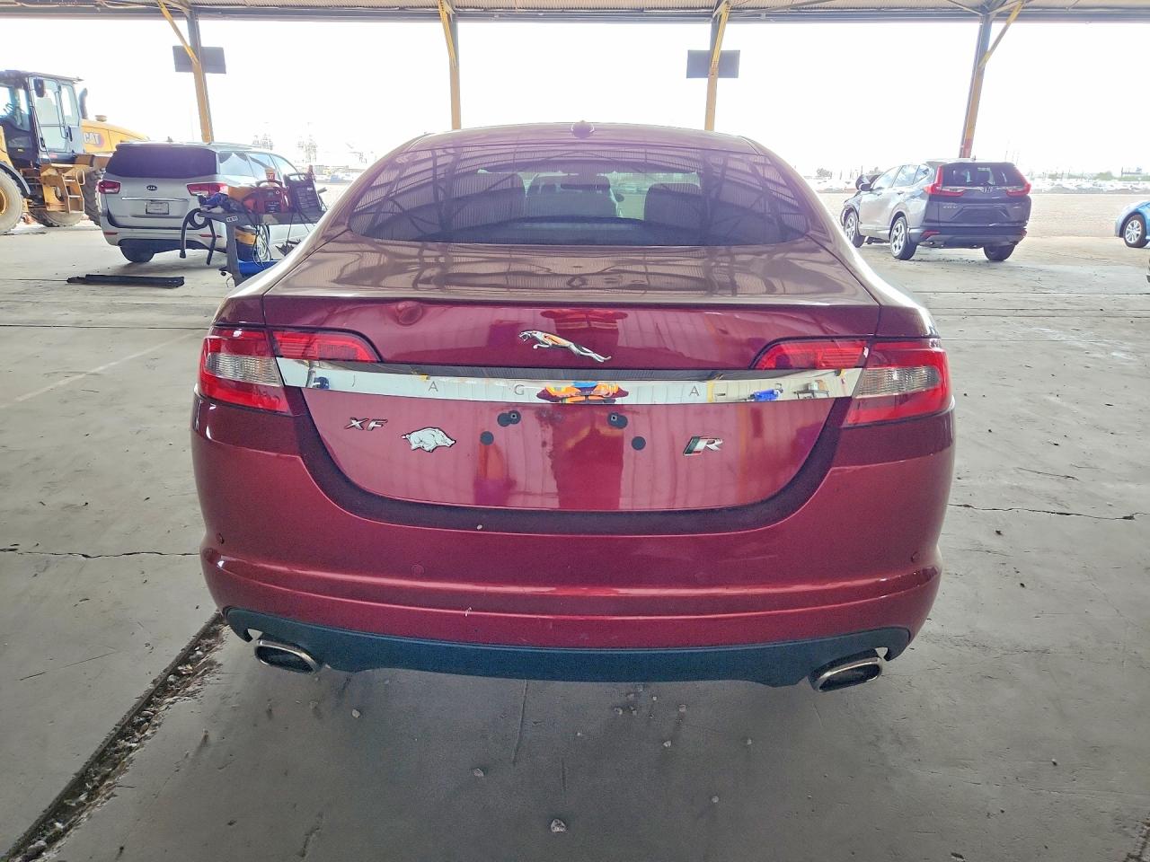2009 Jaguar Xf Luxury Red vin: SAJWA05B69HR08860