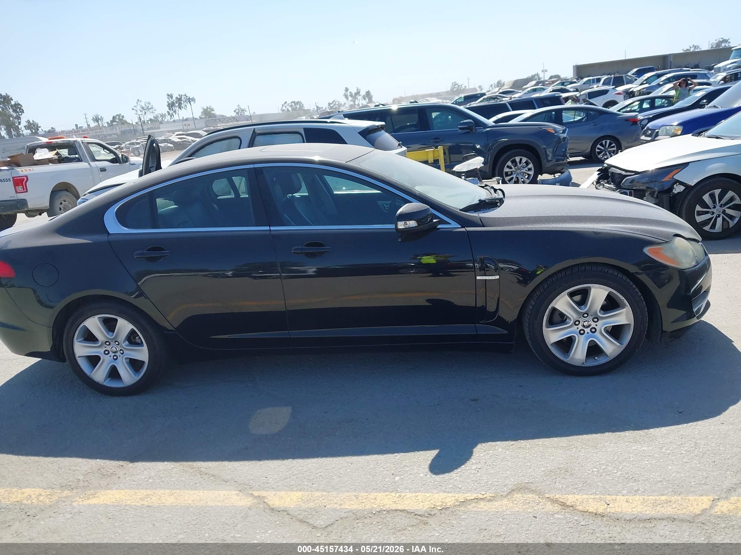 2009 Jaguar Xf Luxury Black vin: SAJWA05B79HR22833