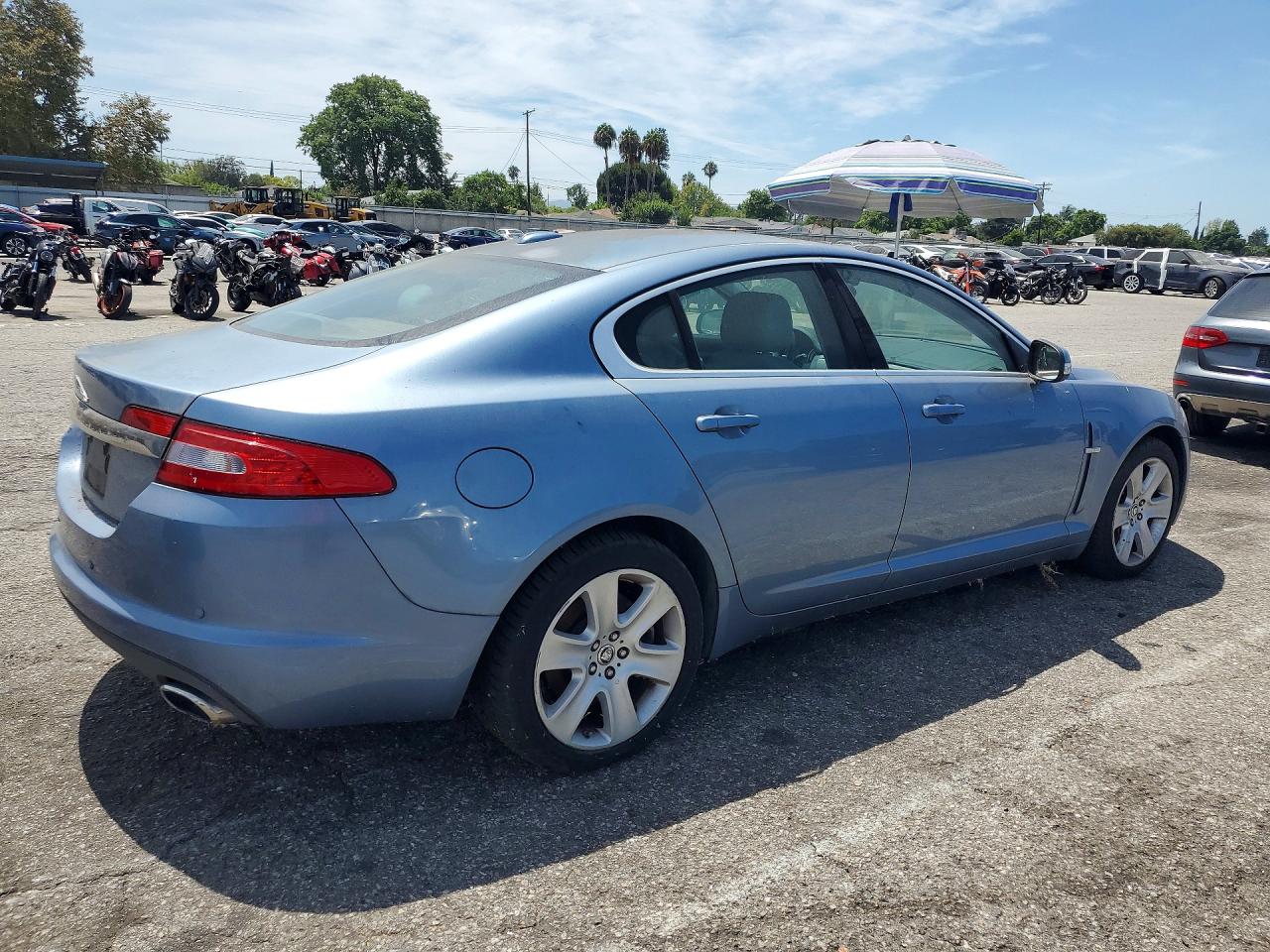 2009 Jaguar Xf Luxury Blue vin: SAJWA05B79HR37011