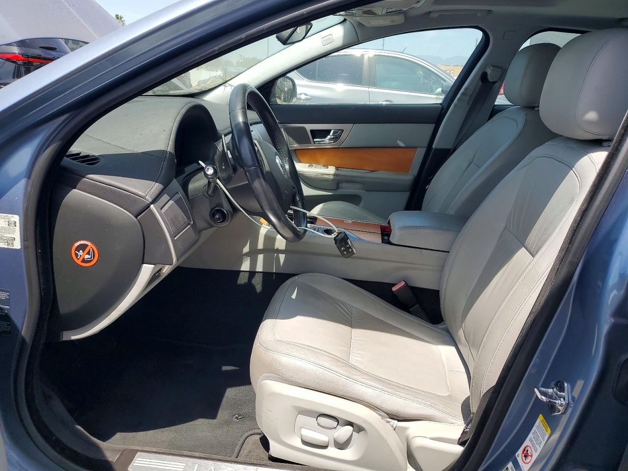 2009 Jaguar Xf Luxury Blue vin: SAJWA05B79HR37011