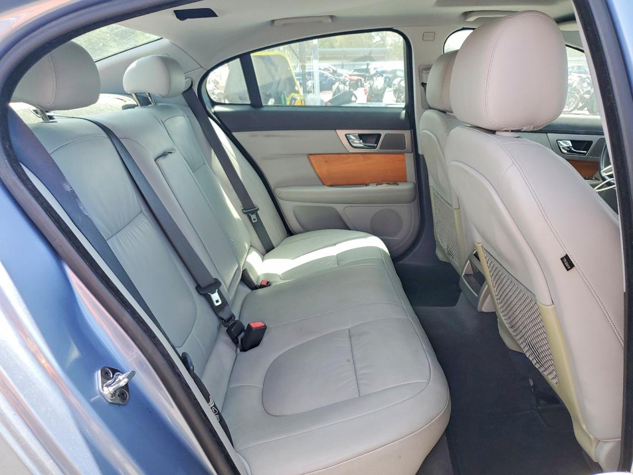 2009 Jaguar Xf Luxury Blue vin: SAJWA05B79HR37011