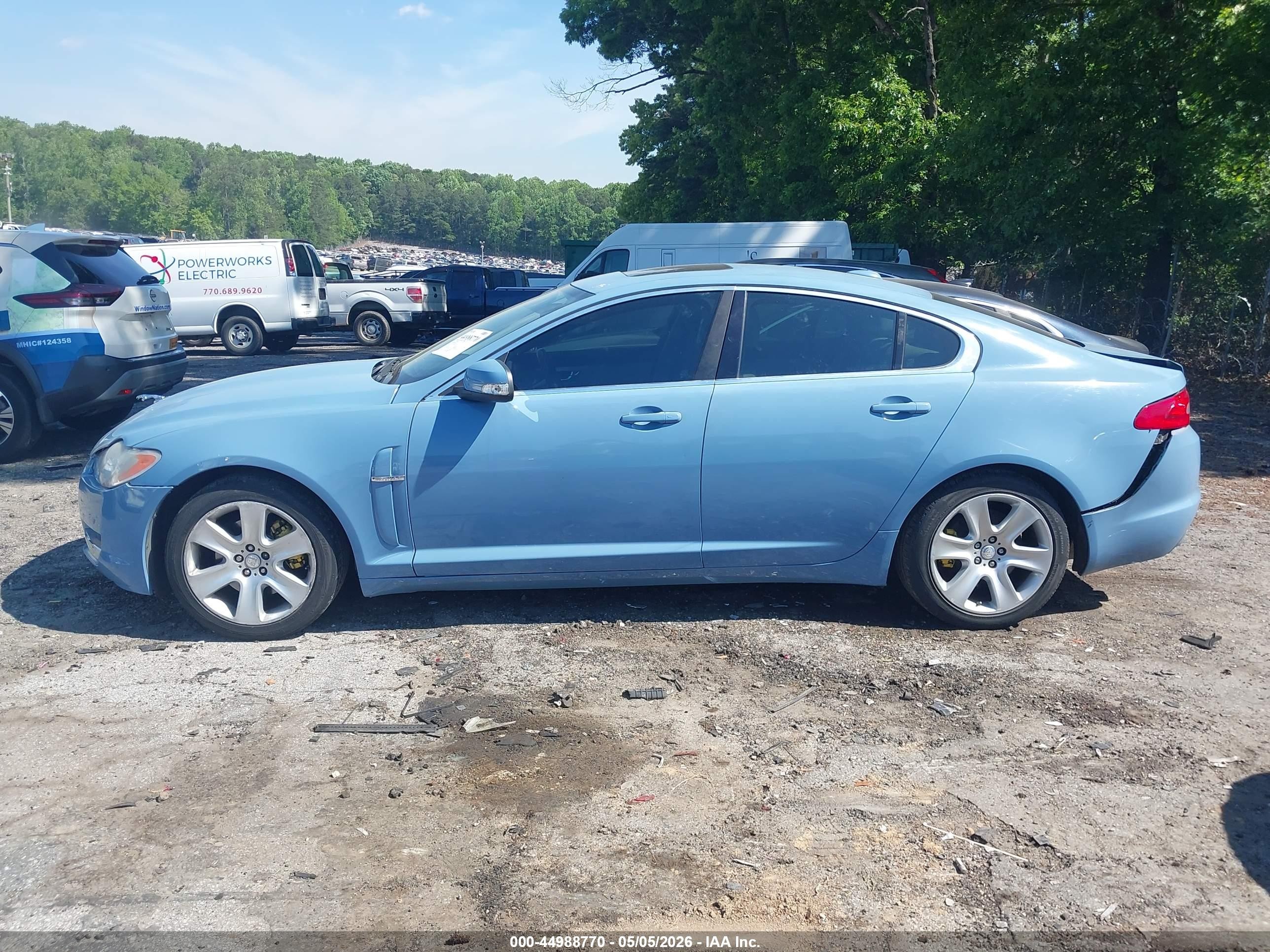 2009 Jaguar Xf Luxury Blue vin: SAJWA05B99HR43182