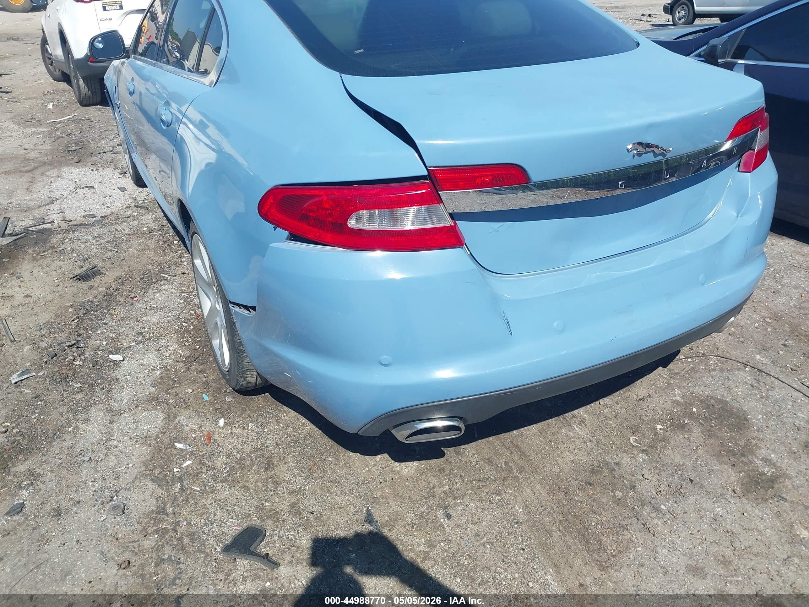 2009 Jaguar Xf Luxury Blue vin: SAJWA05B99HR43182
