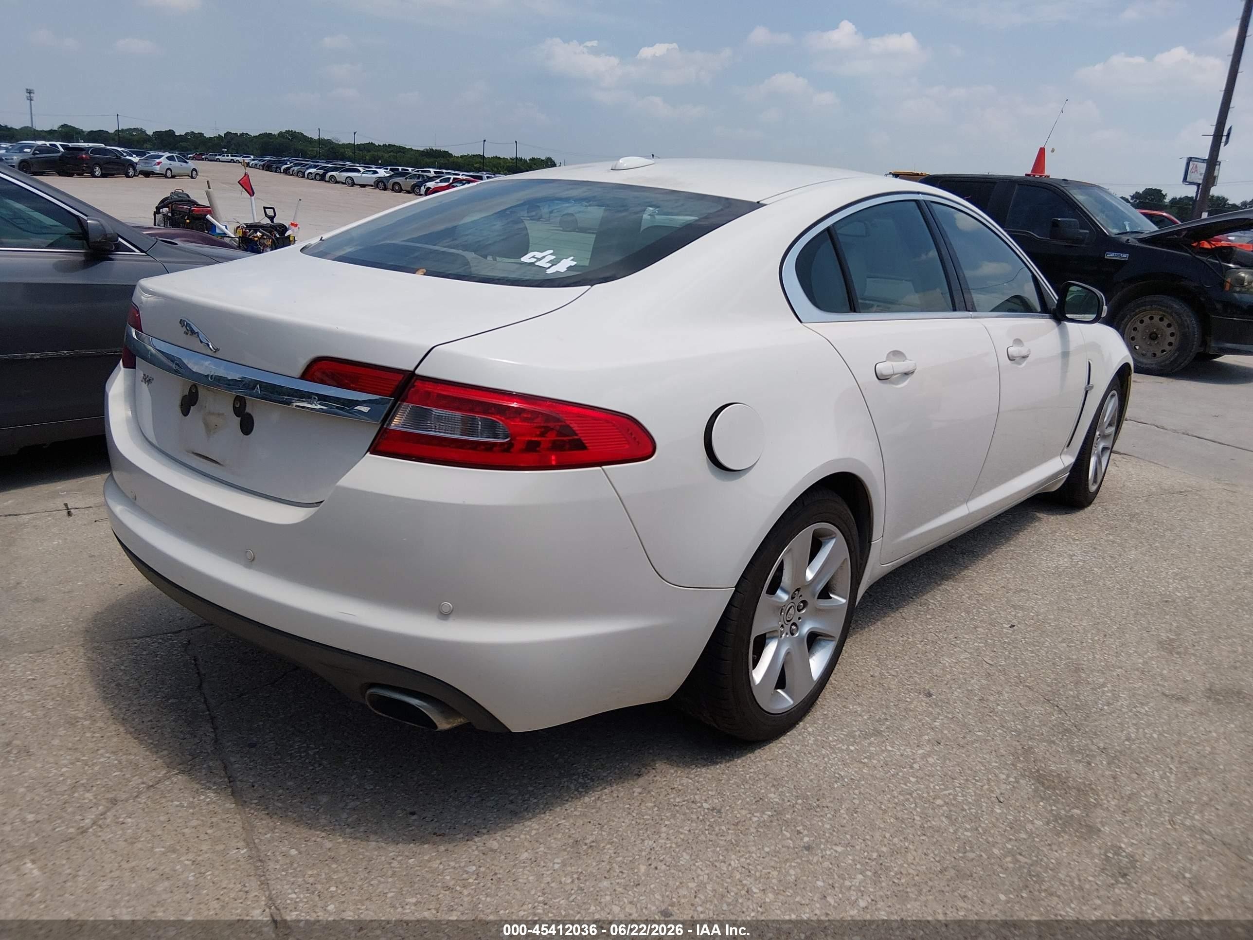 2009 Jaguar Xf Luxury Cream vin: SAJWA05BX9HR39593