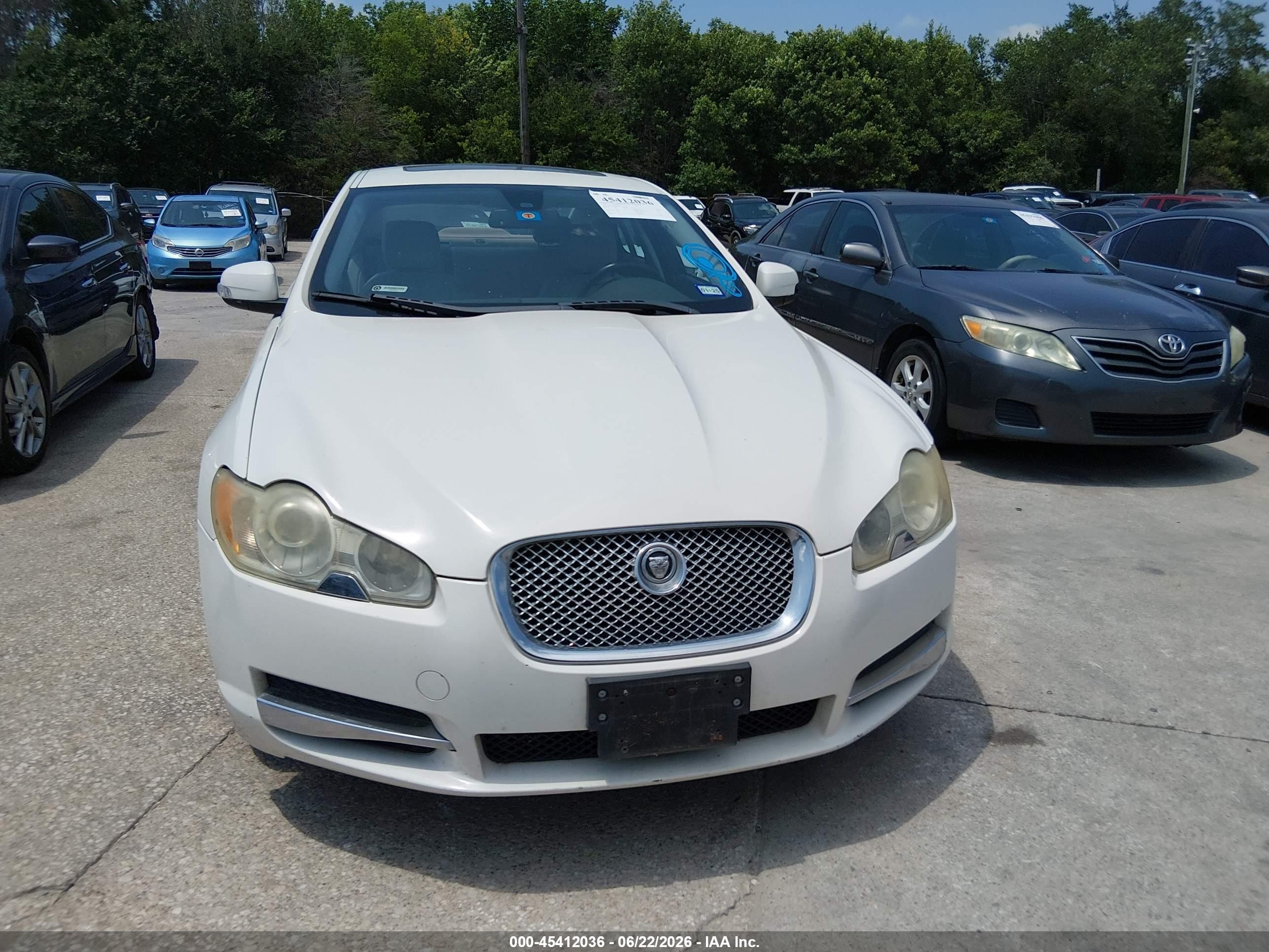 2009 Jaguar Xf Luxury Cream vin: SAJWA05BX9HR39593