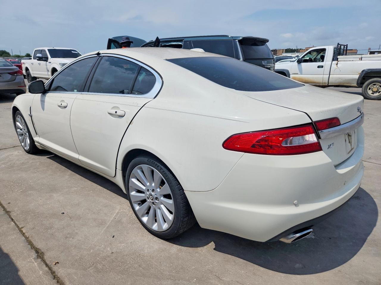 2009 Jaguar Xf Premium Luxury White vin: SAJWA06B09HR43232