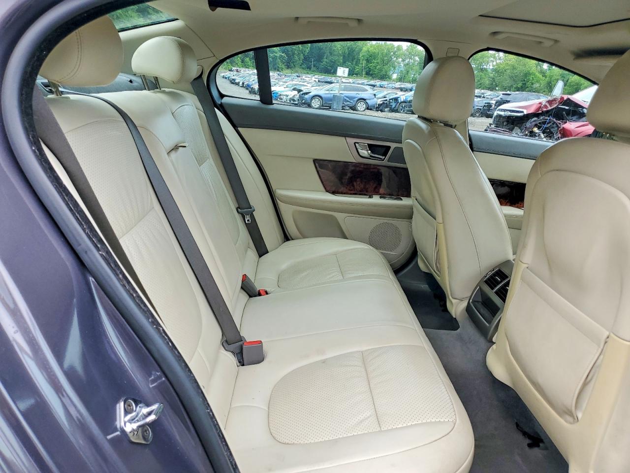 2009 Jaguar Xf Premium Luxury Gray vin: SAJWA06B19HR08358