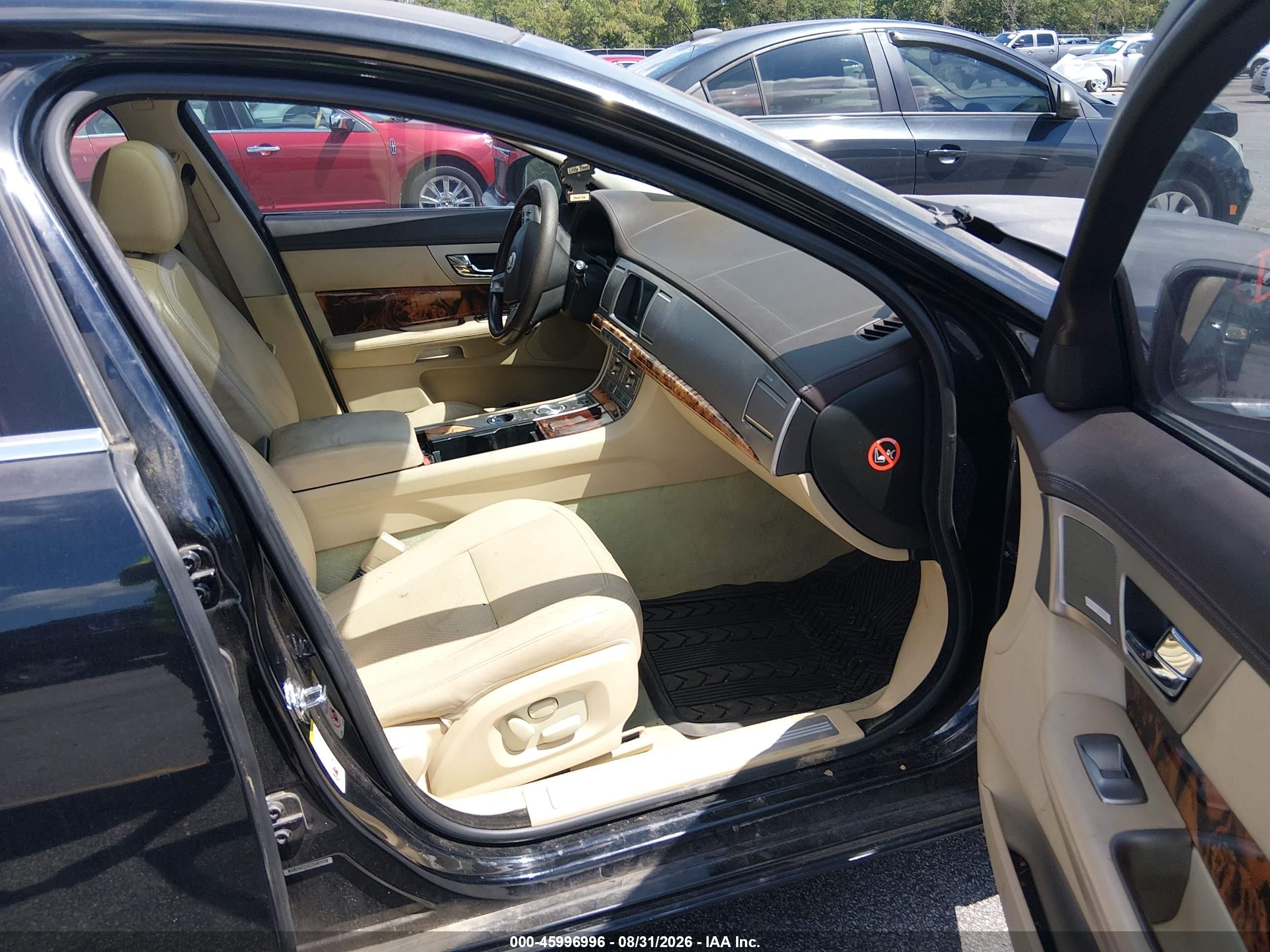 2009 Jaguar Xf Premium Luxury Черный vin: SAJWA06B39HR15263
