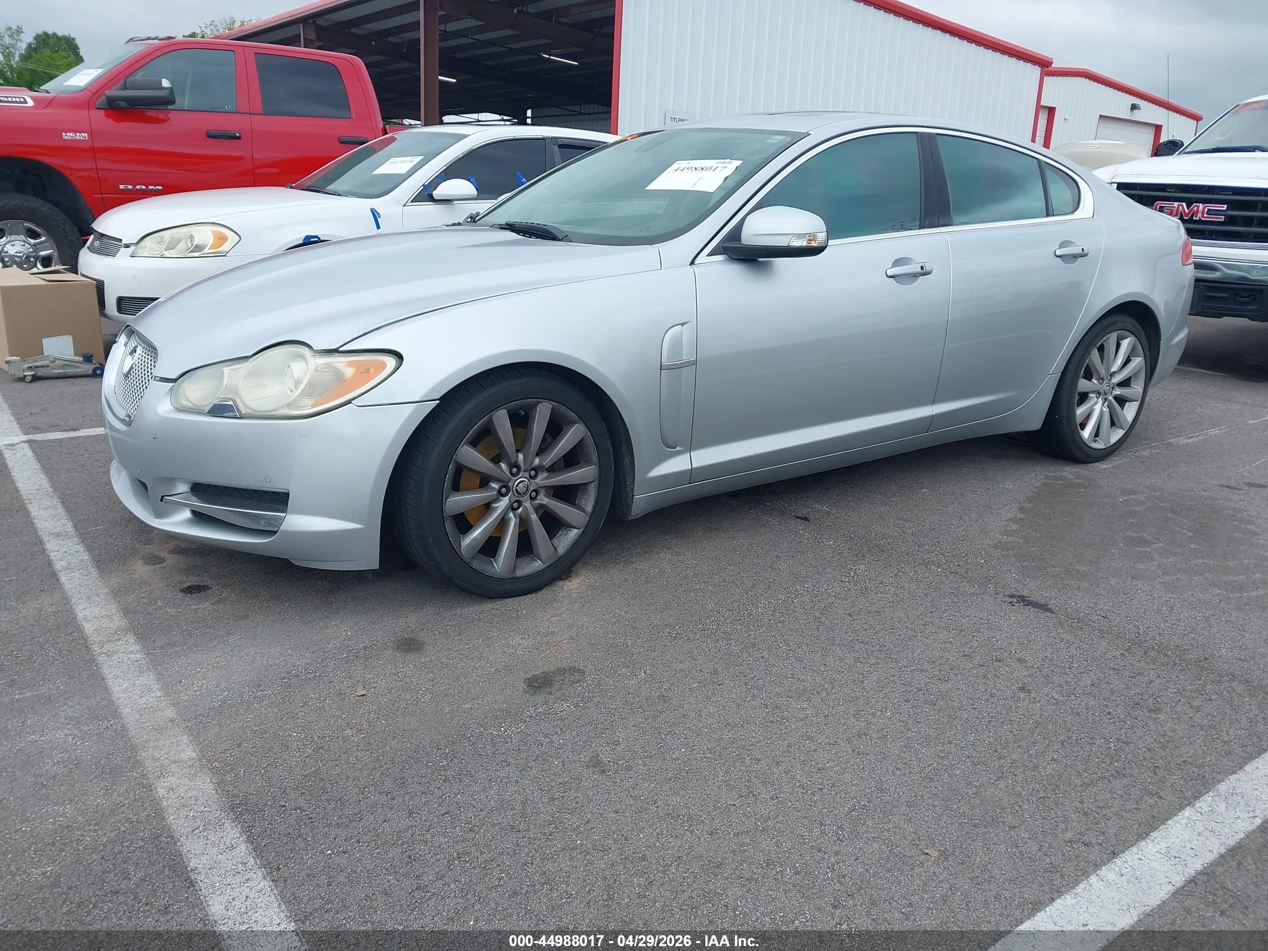 2009 Jaguar Xf Premium Luxury Silver vin: SAJWA06B69HR23549