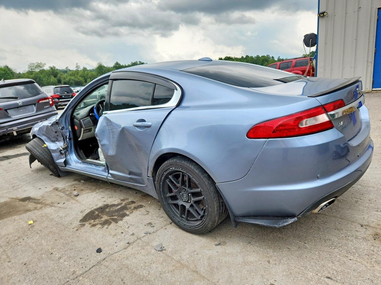 2009 Jaguar Xf Premium Luxury Blue vin: SAJWA06B89HR22189