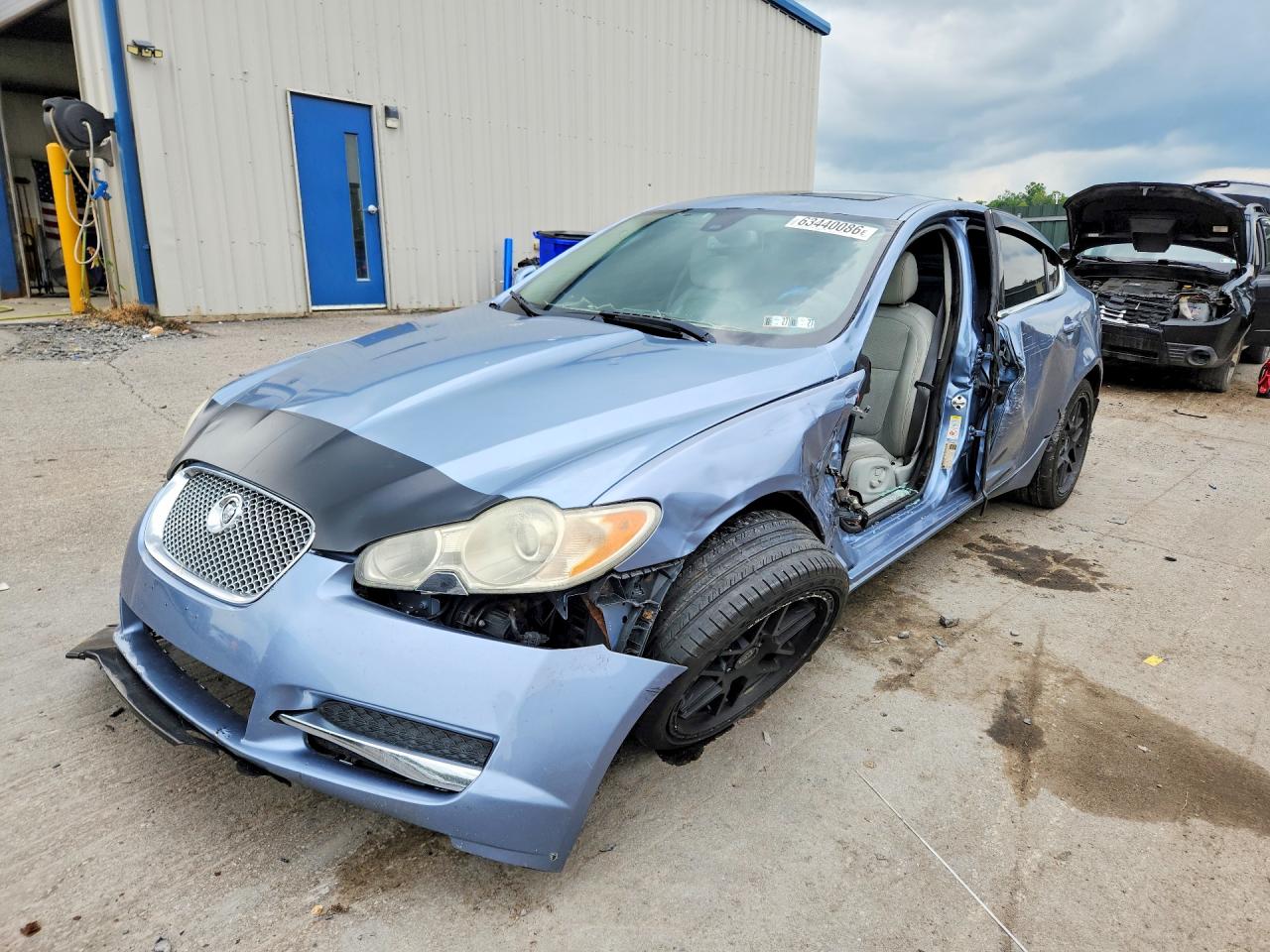 2009 Jaguar Xf Premium Luxury Blue vin: SAJWA06B89HR22189