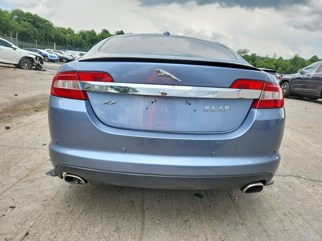 2009 Jaguar Xf Premium Luxury Blue vin: SAJWA06B89HR22189