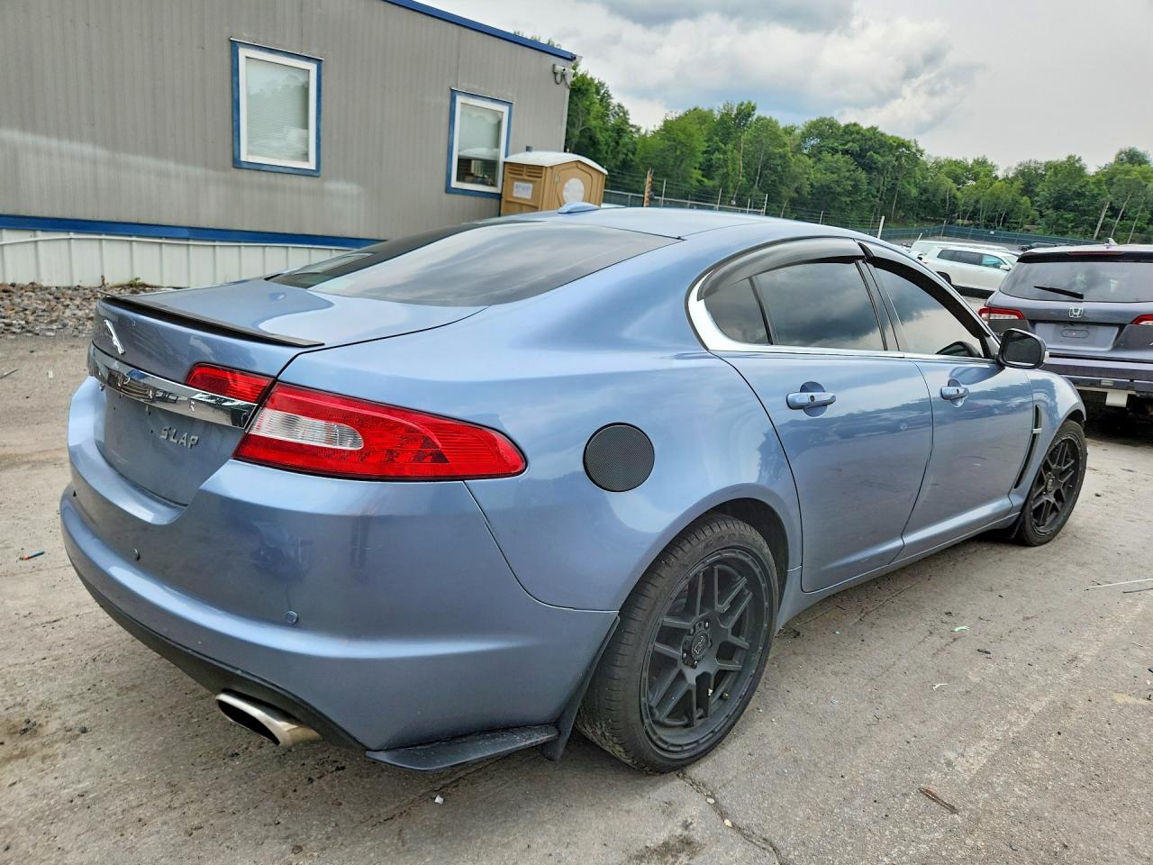 2009 Jaguar Xf Premium Luxury Blue vin: SAJWA06B89HR22189